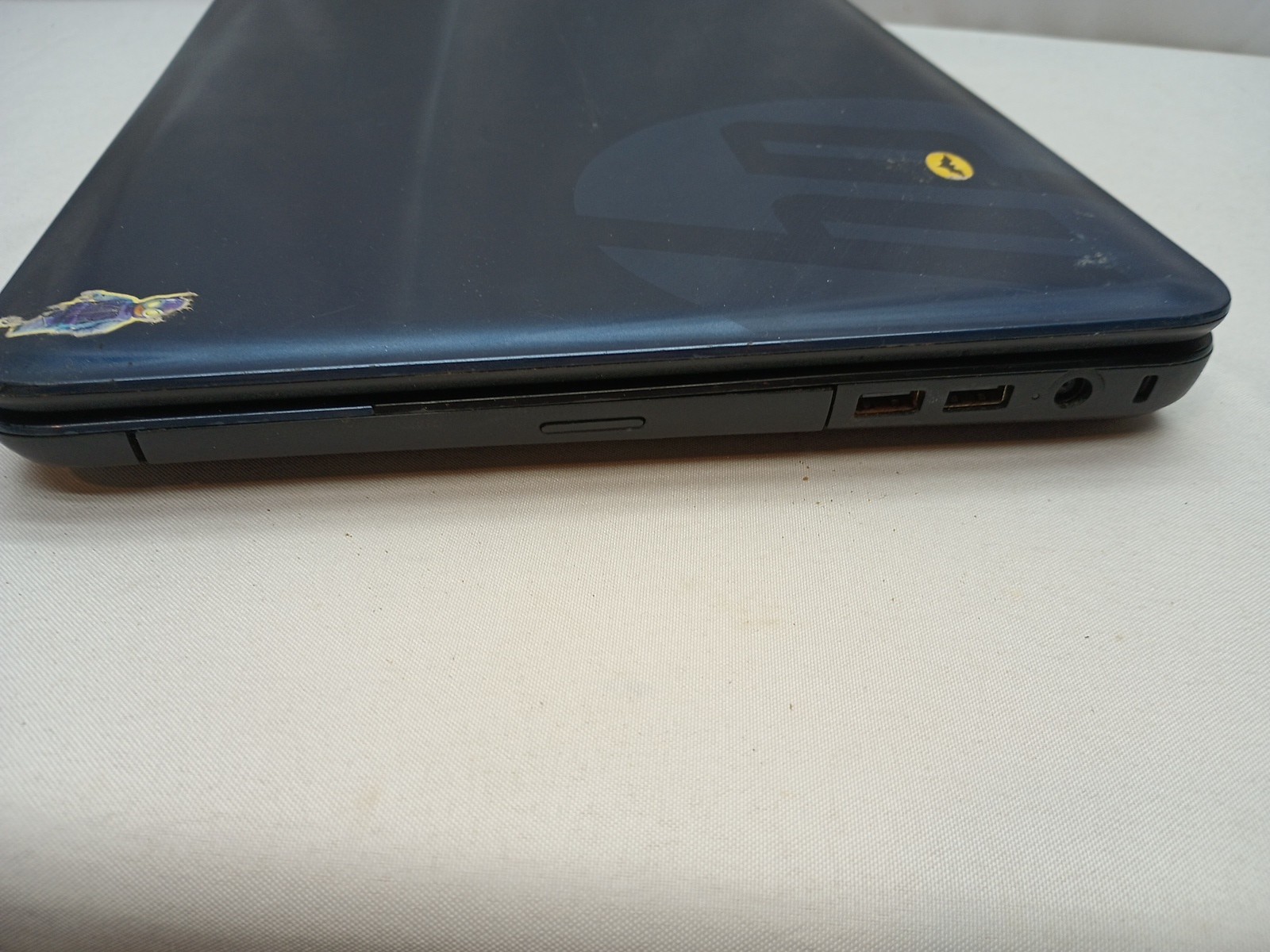 HP 2000 Notebook PC Laptop, As Is For Parts or Repair Broken Screen