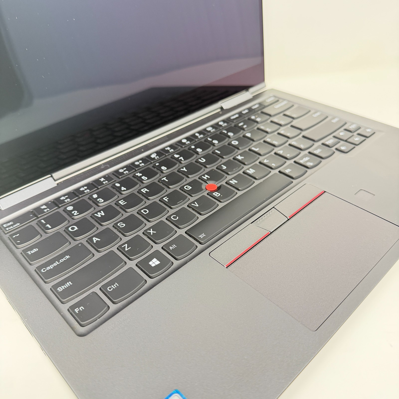 Lenovo ThinkPad X1 Yoga Gen 4 – 8GB RAM 256GB SSD Intel Core i7-8565U@1.80GHz