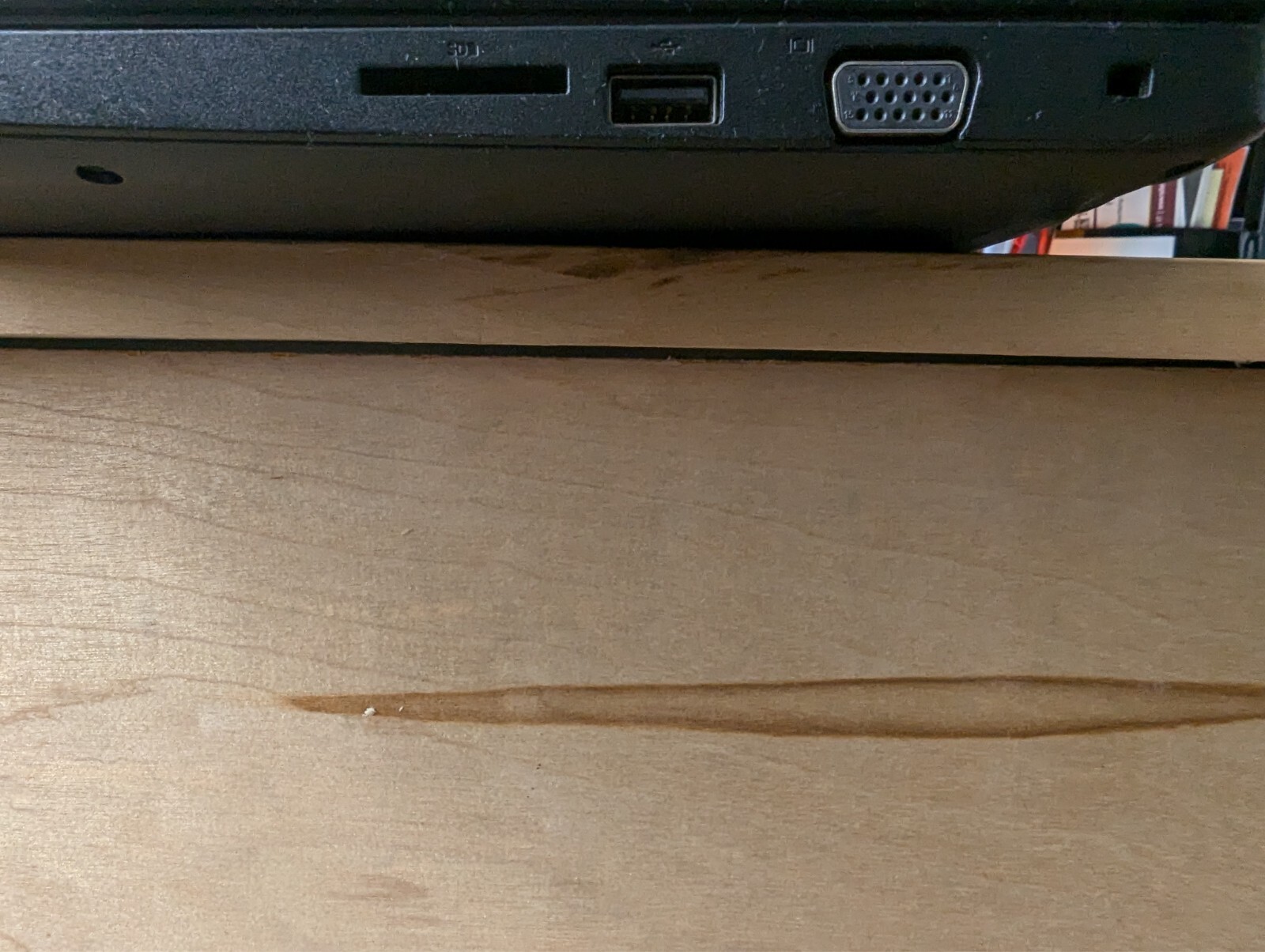 Dell Latitude 3580 15.6″ (Intel Core I5 , 250 GHz), 4 GB RAM, 500 GB HDD