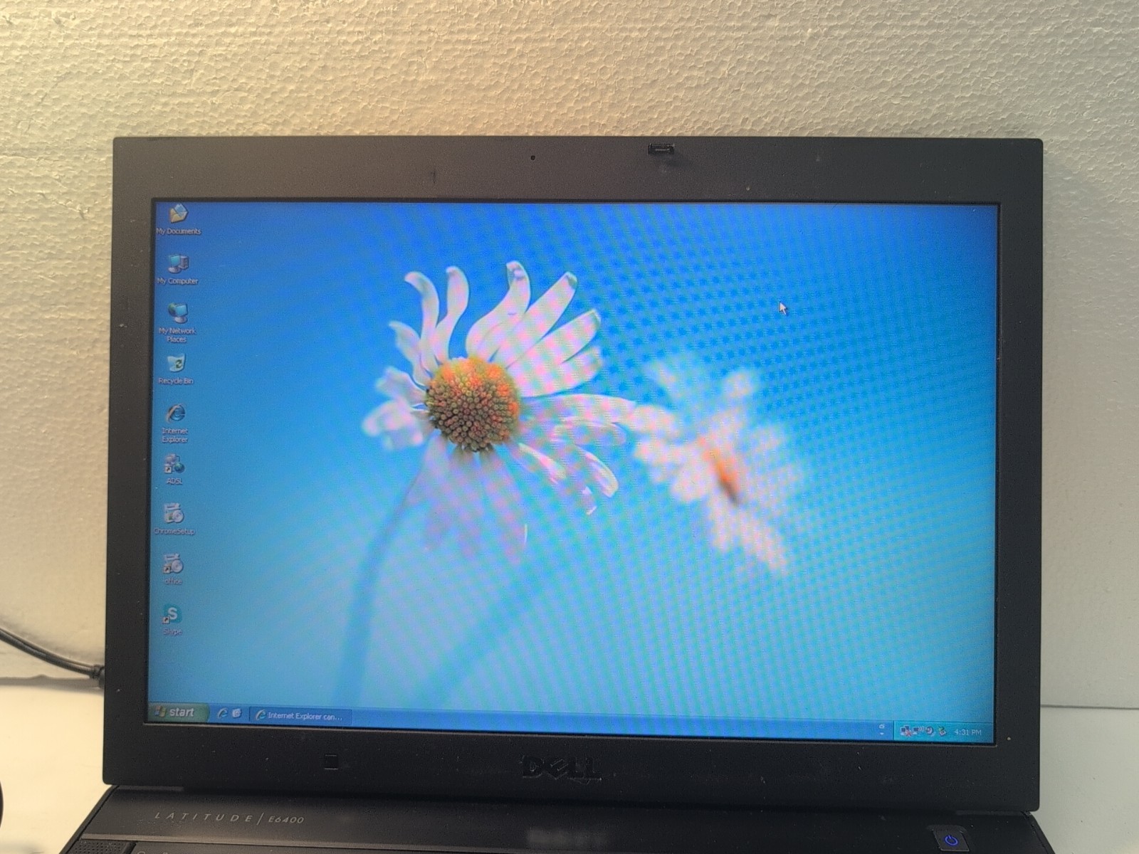 Dell Latitude E6400 14″ Laptop C2D P8600/4GB/250GB HDD/WIN XP/Working Battery –