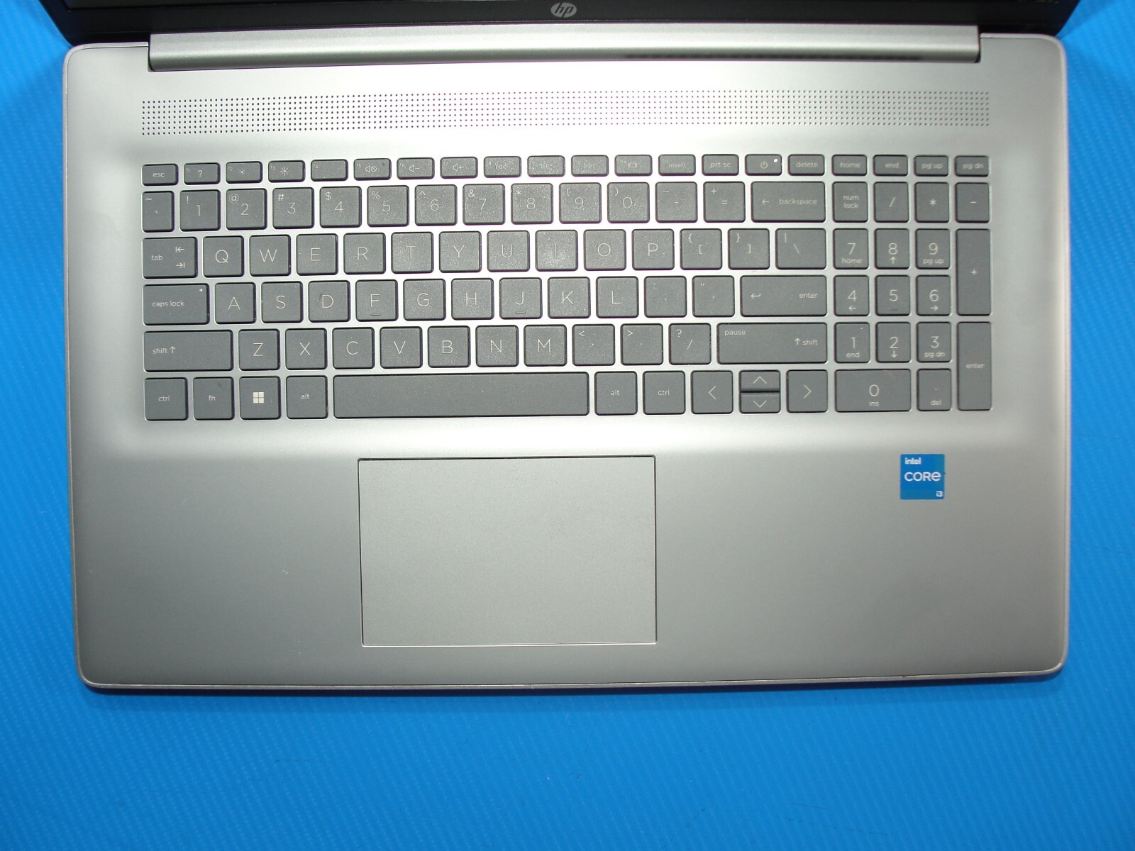 HP 17-CN0003dx 17.3” HD+ Core i3-1125G4 2GHz 8GB 256GB SSD + Charger