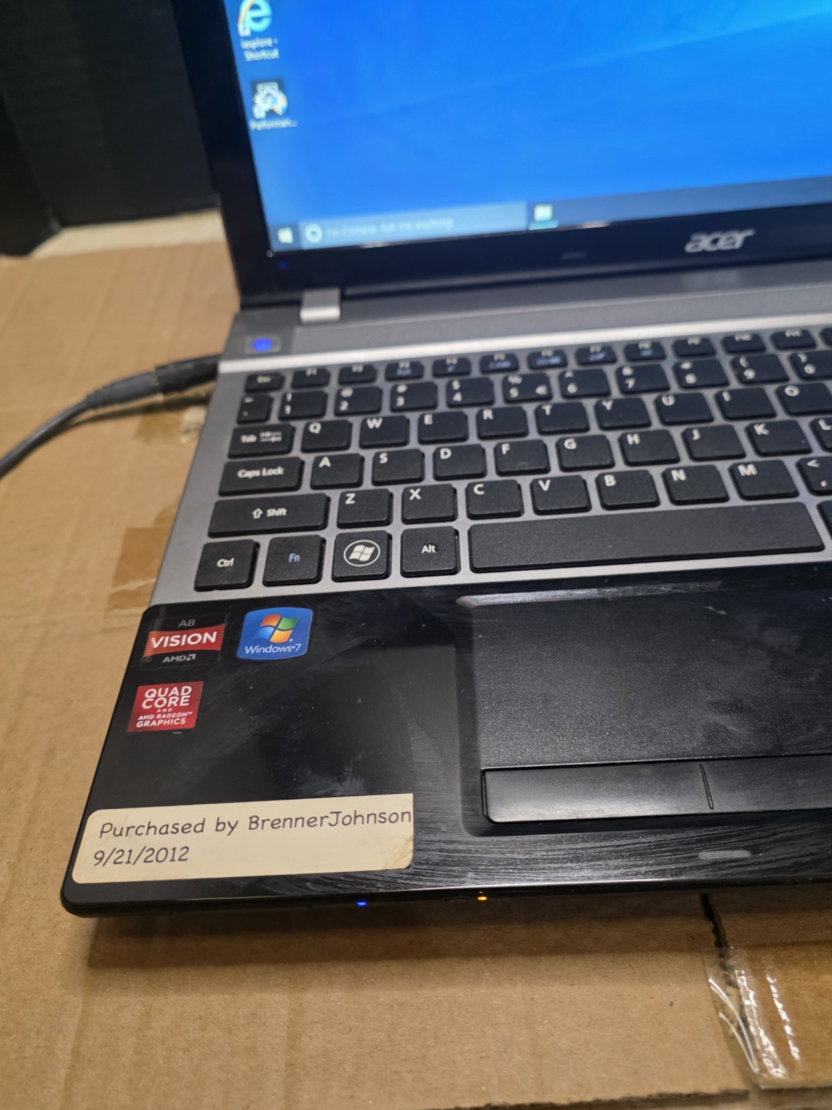 Aspire V3-551-8887 Laptop, Windows 10 AMD A8-4500M 4GB RAM 465GB HD NO BATTERY
