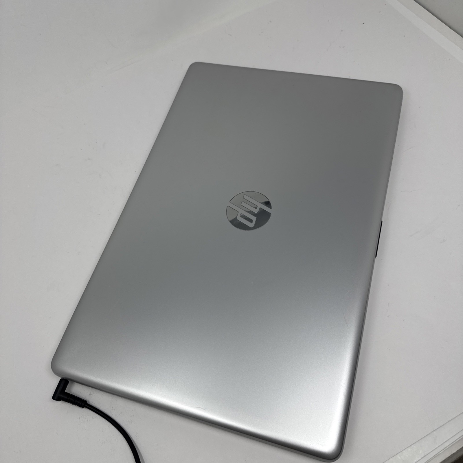 HP 17-by1061st 17.3” Intel Core i3 Laptop Boots To Windows Login Includes