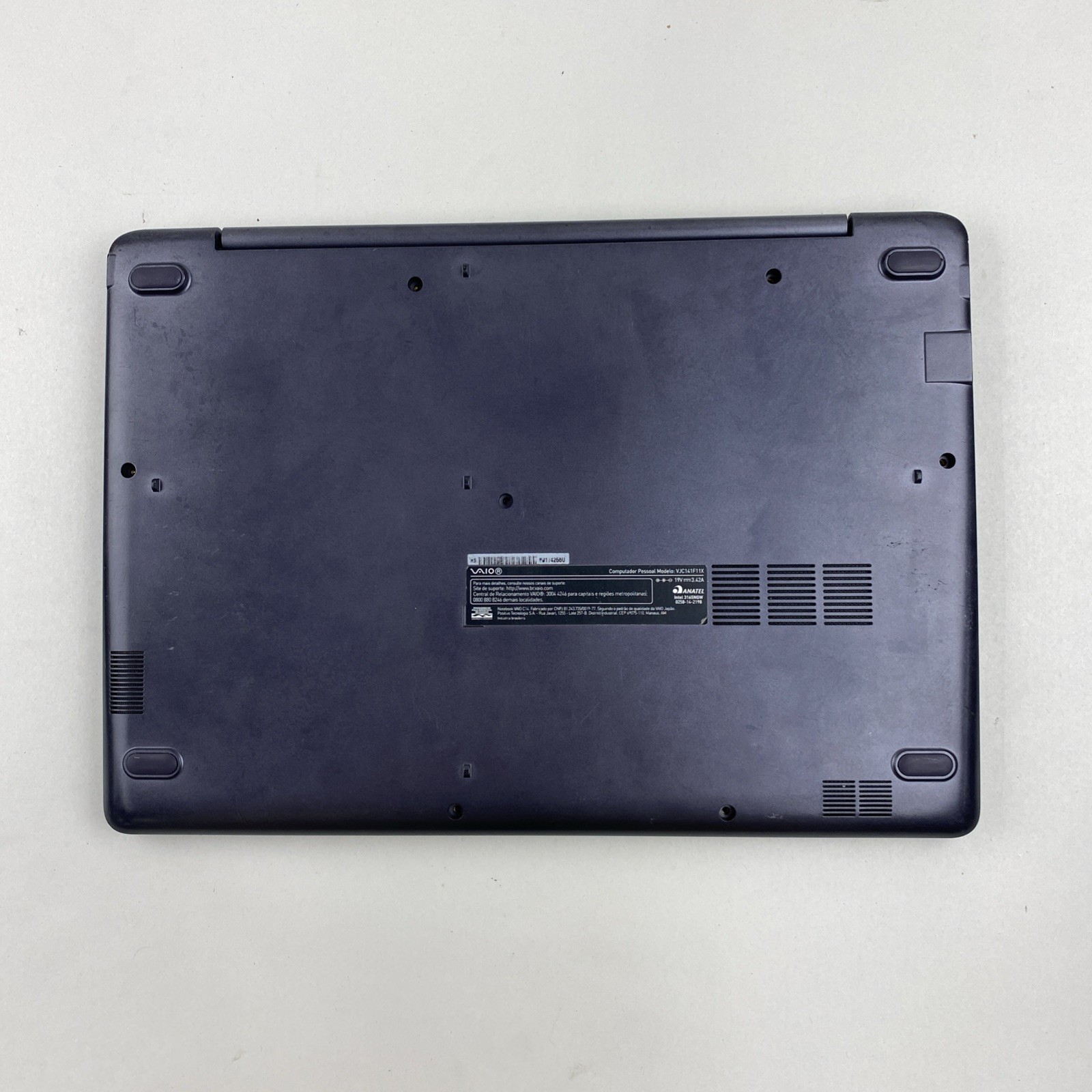 Sony Vaio VJC141 Intel Core i3-6006U 2.00GHz 4GB RAM 14″ No HDD No OS