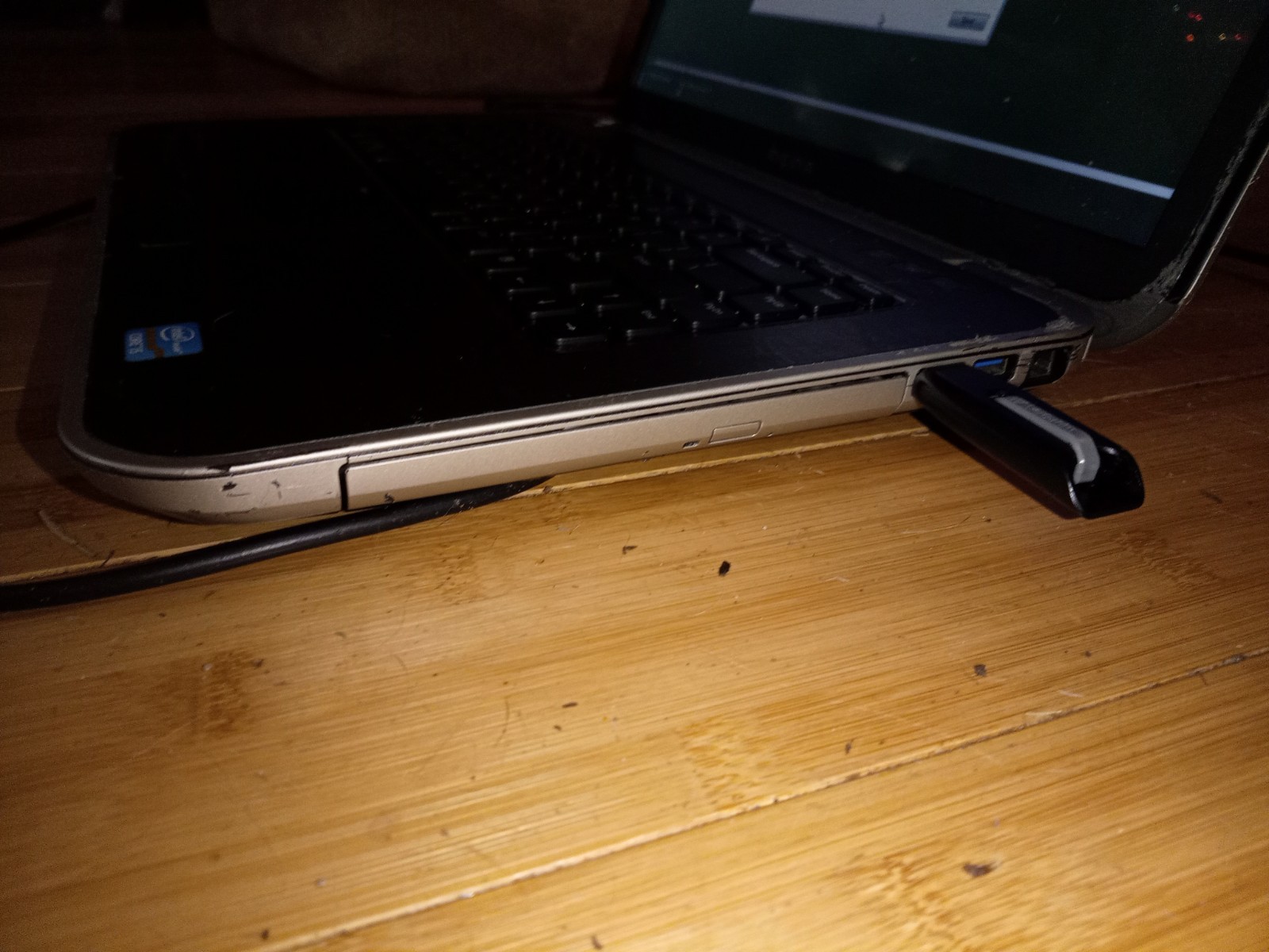 Dell Inspiron 5520 Laptop – i5-3210M, 500gb HD – 8GB ram – Win 10 – BAD BATTERY