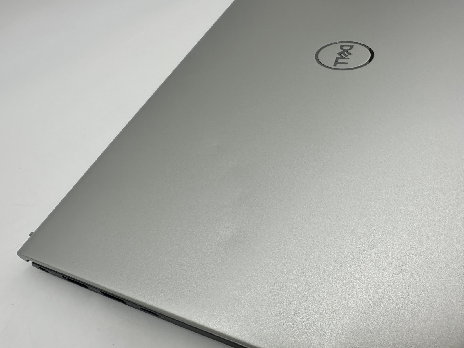 Dell Inspiron 5515 15.6″ FHD Ryzen 5 2.10 GHz 5500U 16GB RAM 512GB SSD Touch