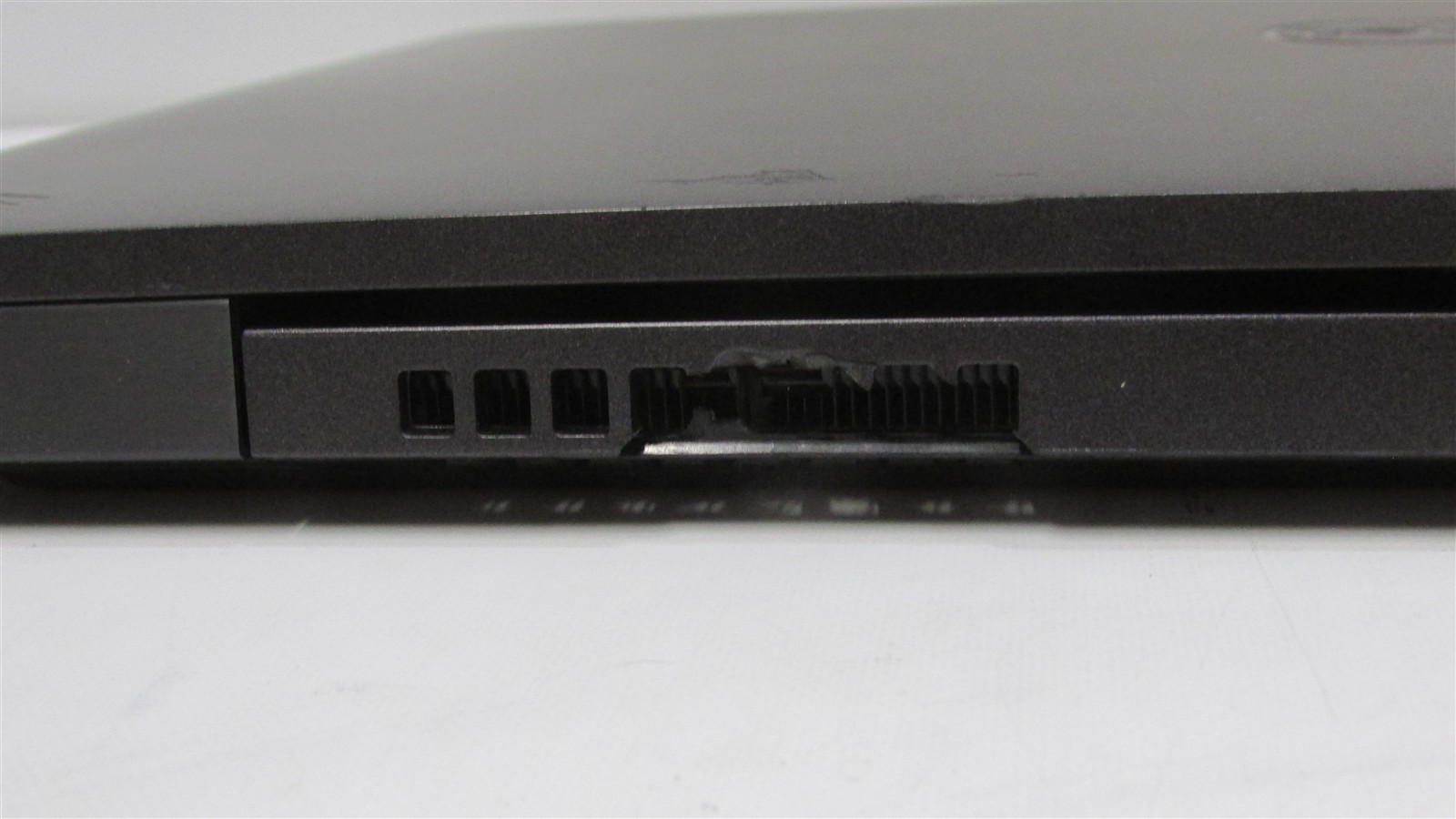 Dell Latitude 5300 i5-8365U 1.6GHz 8GB RAM 256GB NVME 13.3″ Win 11 Pro COSM DMG