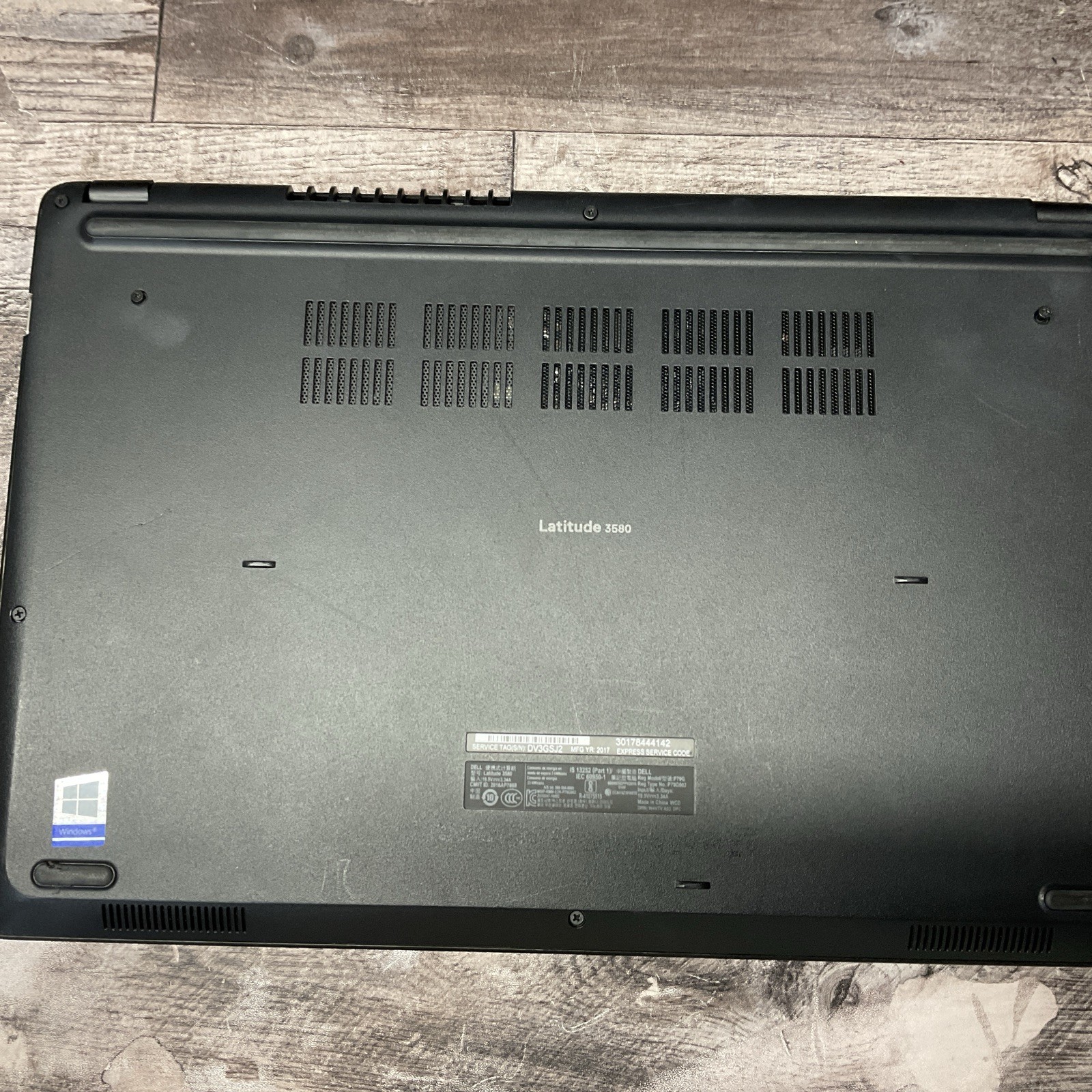 Dell Latitude 3580 / No POST / Broken Screen / No RAM / No SSD / C5