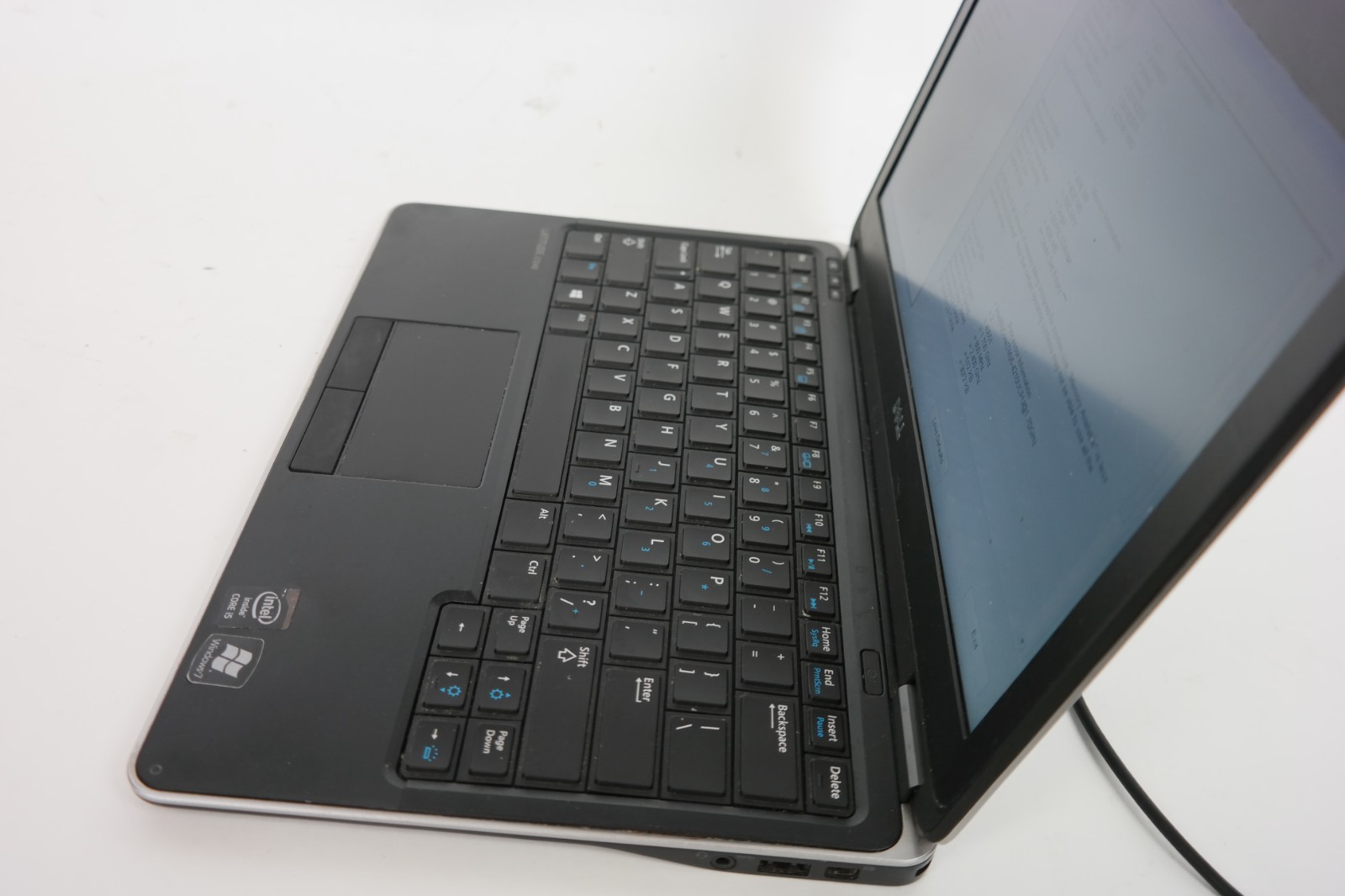 Dell Latitude E7240-intel i5 – No RAM – No HDD – No Battery -Boots to bios