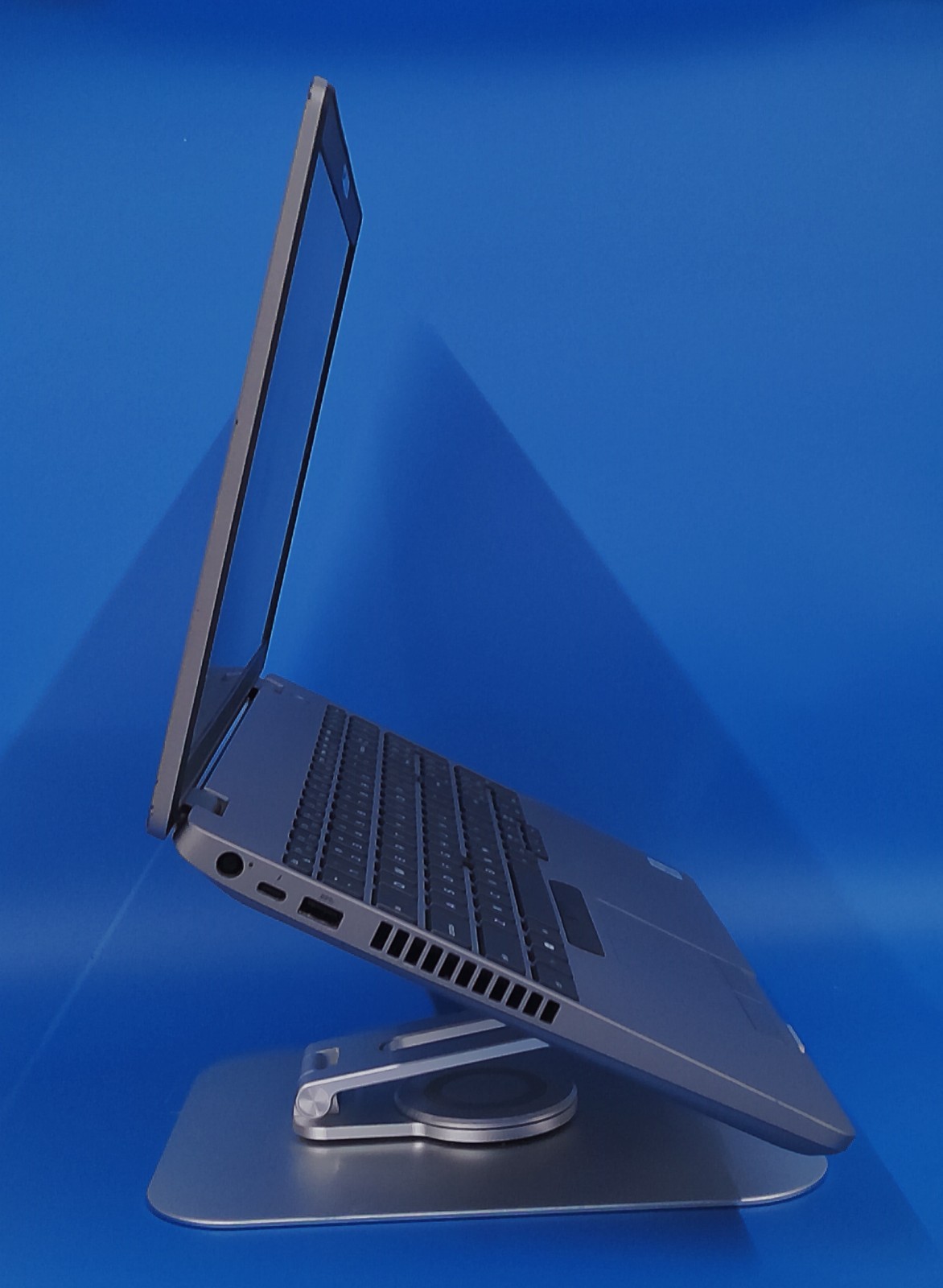 Dell Precision 3551 Intel i7-10875H 16GB 512GB SSD Quadro P620 W11P USED NO AC
