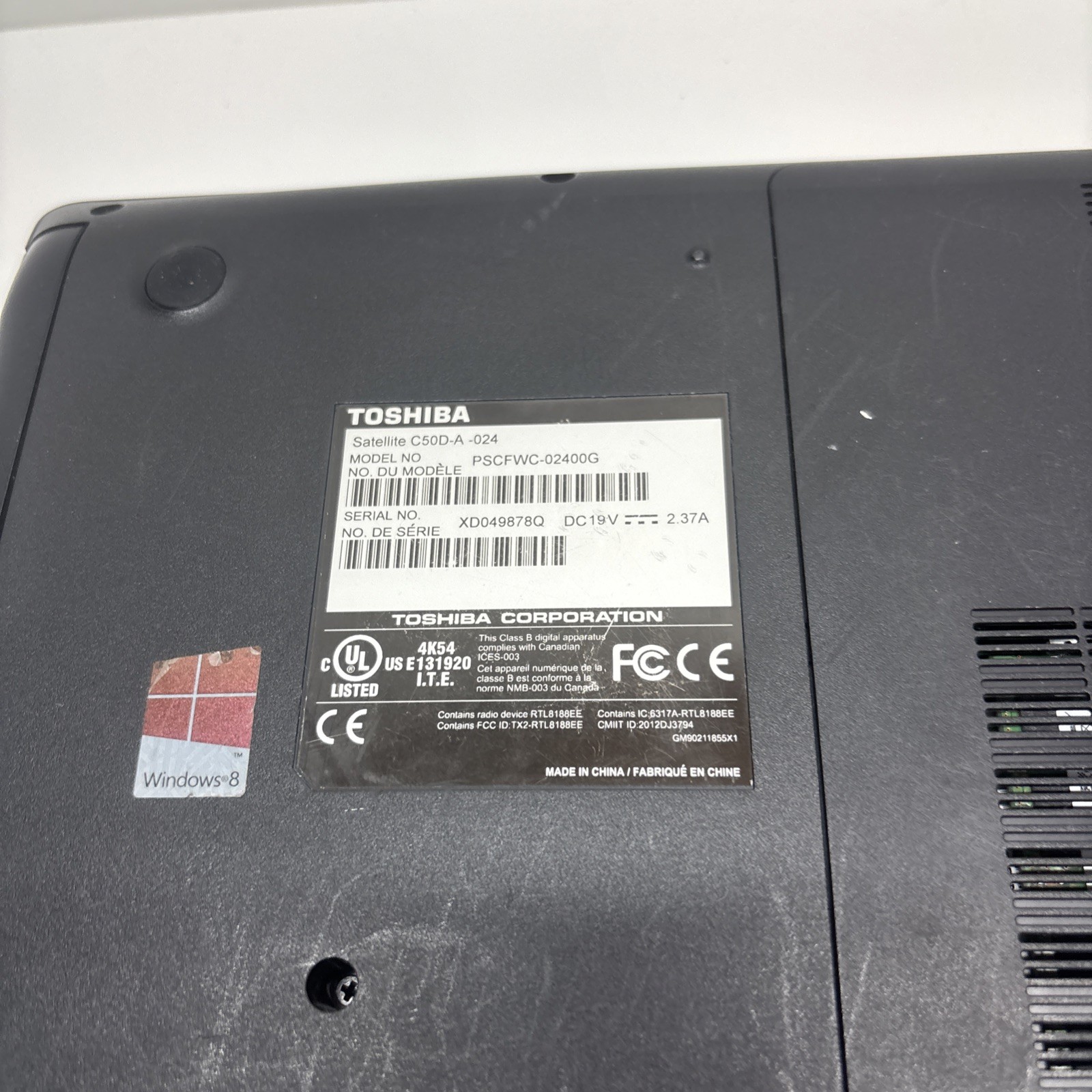 Toshiba Satellite C50D-A, 15.6-inch Laptop AMD E1-2100 1.0 GHz-4 GB RAM **READ**