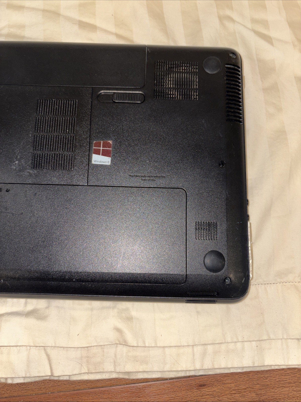 HP Envy 2000-2c29wm 15.6″ Notebook – AMD E2-1800 1.70 GHz, 4 GB, 500 GB, Win 10