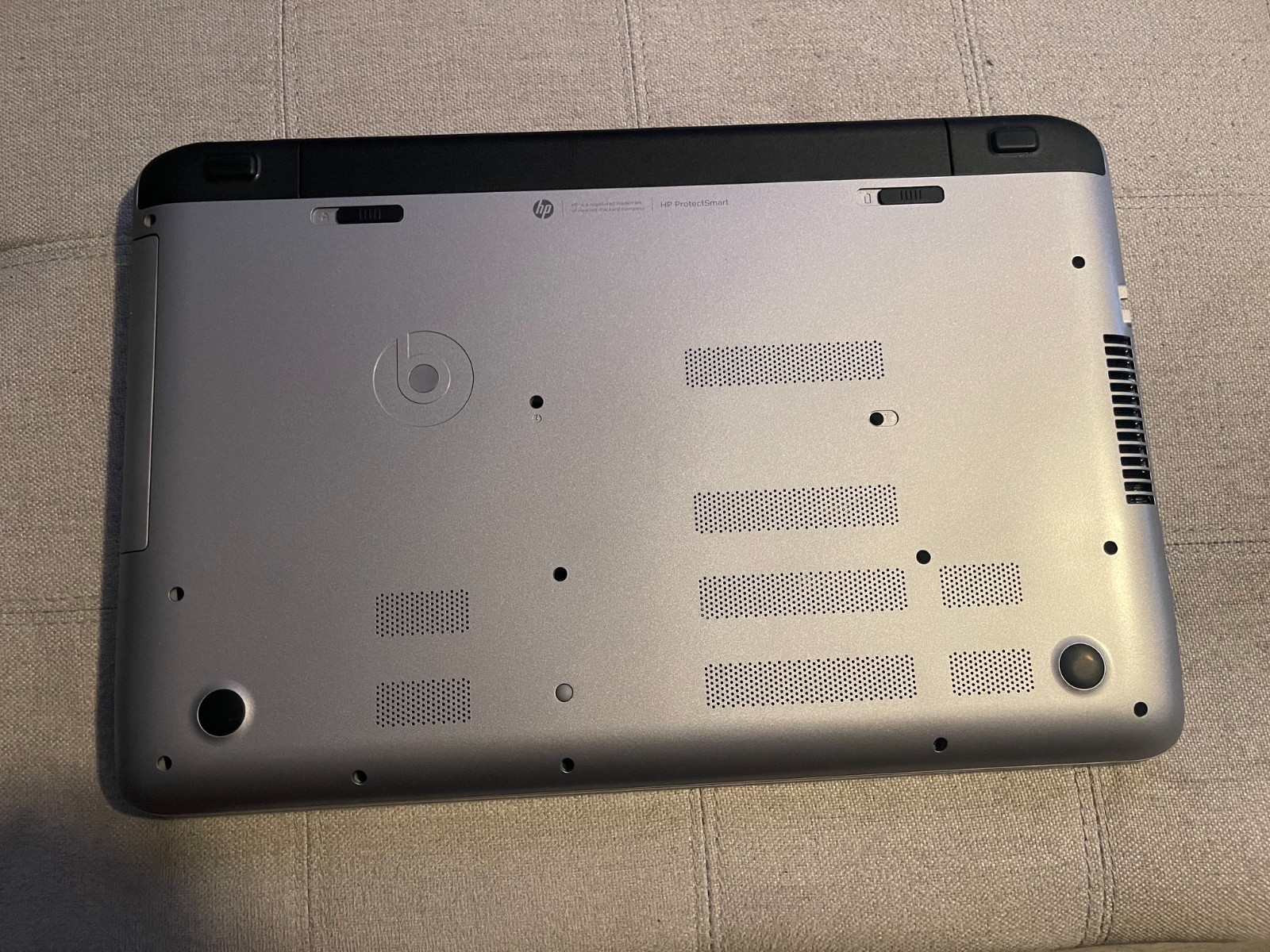 HP Envy 17t-k100 17.3″ Laptop i7-4710HQ 12GB RAM 256 GB SSD 2.50Ghz Win 10 home