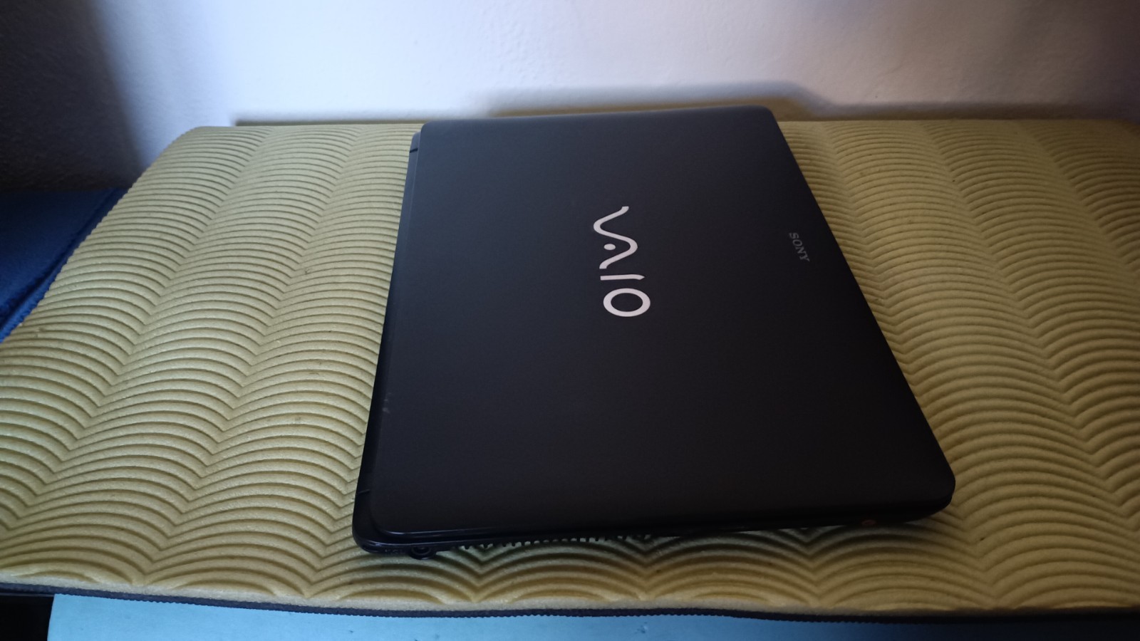 SONY VAIO SVF153a1ym I3-4010U 8GB 15.6″ 256GB NVME NVIDIA 750M 1GB