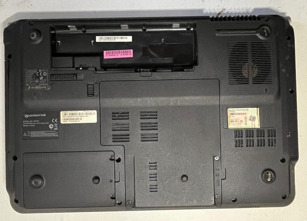 Packard Bell easynote LJ65 KAYF0 Laptop For Parts Not Working