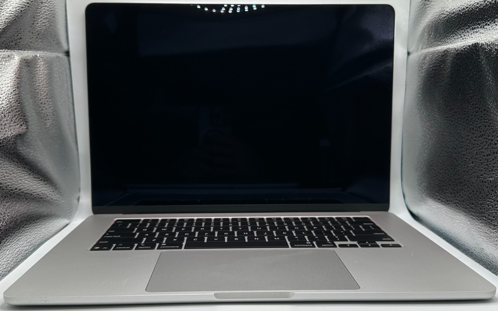 Apple Macbook Air – 15.3″ – M4 – 1TB SSD – 24GB RAM – A3241 – 91% Battery – Used