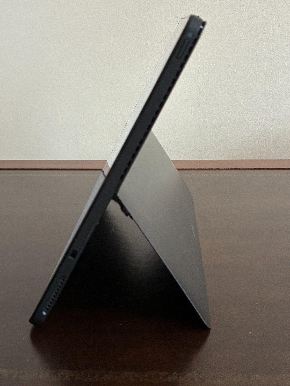 Dell Latitude 5290 2-1 12.3″ WUXGA Touch i3-8130U 4GB 256GB SSD IR Cam W11 Pro