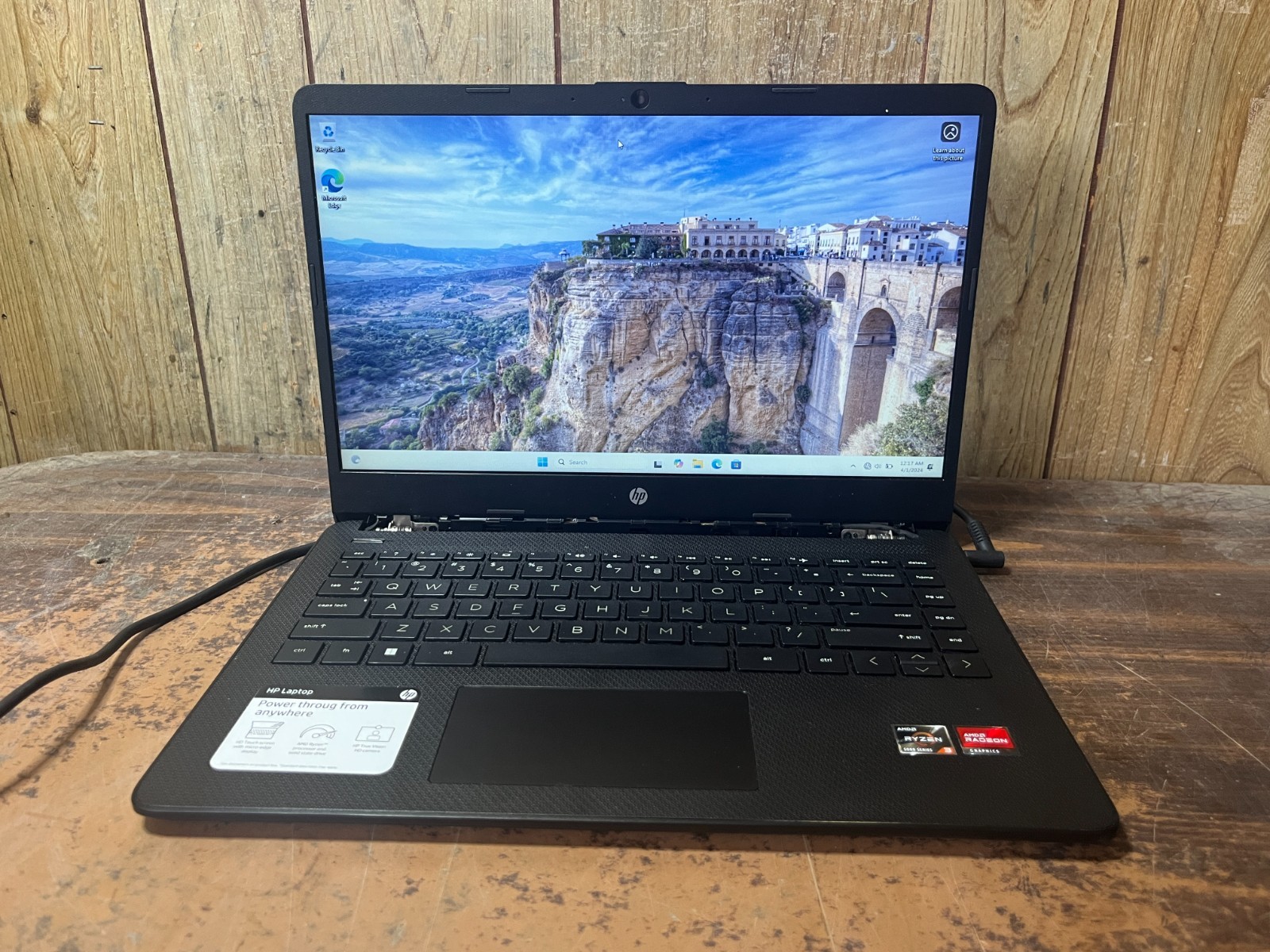 HP 14″ Touchscreen Laptop 14-fq1003cl AMD Ryzen 3 Win 11 8GB 256GB SSD