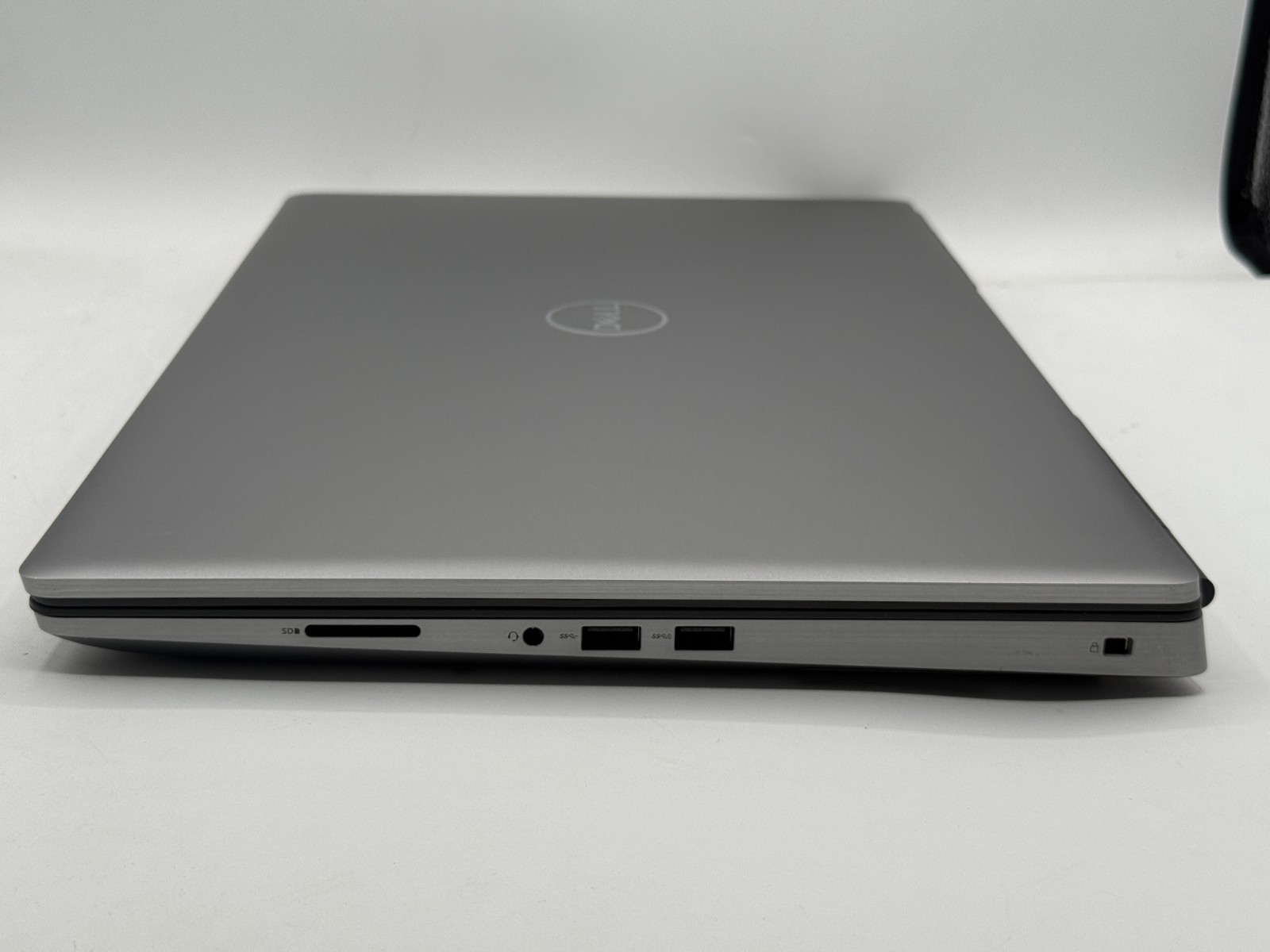 DELL PRECISION 7750 17.3″ XEON W-10855M 32GB RAM 500GB SSD QUADRO RTX 3000