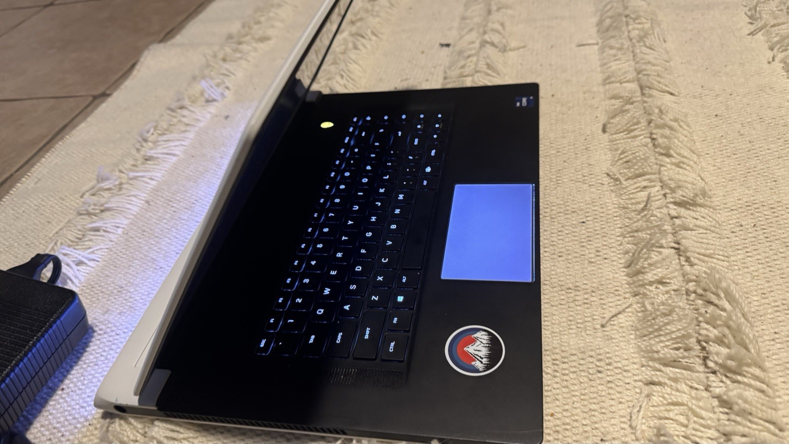 Alienware x17 R1 – i9-11980HK, RTX 3080, 32GB RAM, 1TB SSD, 17.3” FHD 360Hz