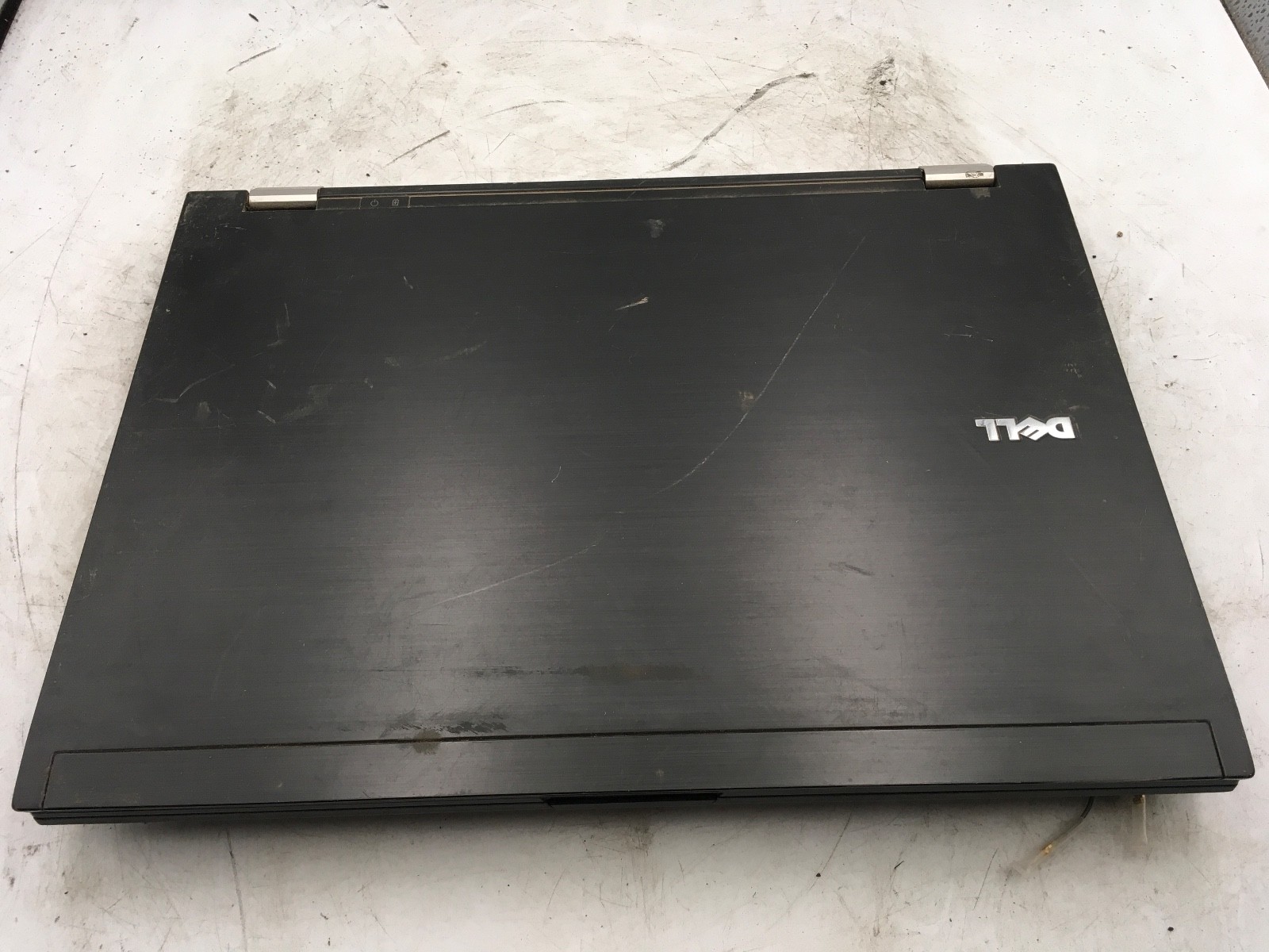 DELL LATITUDE E6400 – BOOTS TO BIOS- INTEL CORE 2 DUO – no RAM – 14″ – READ – BB