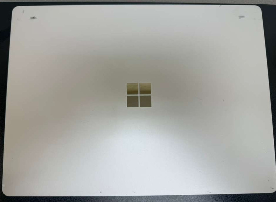 Microsoft Surface Laptop 2 13.5″ i5-8350U 8GB 256GB SSD Win 11 Pro USED
