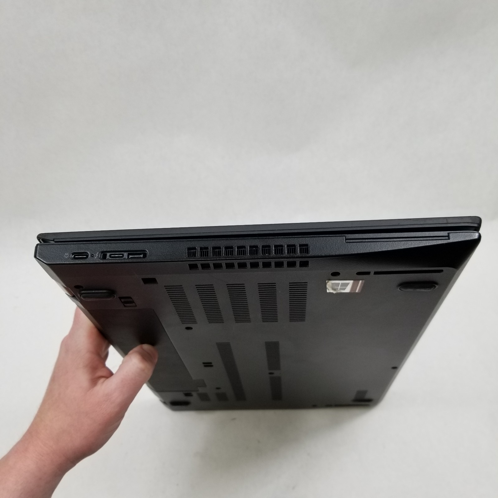 Lenovo ThinkPad T580 15.6″ Core i7-8550U 8GB RAM 256GB SSD Windows 11 Pro Laptop