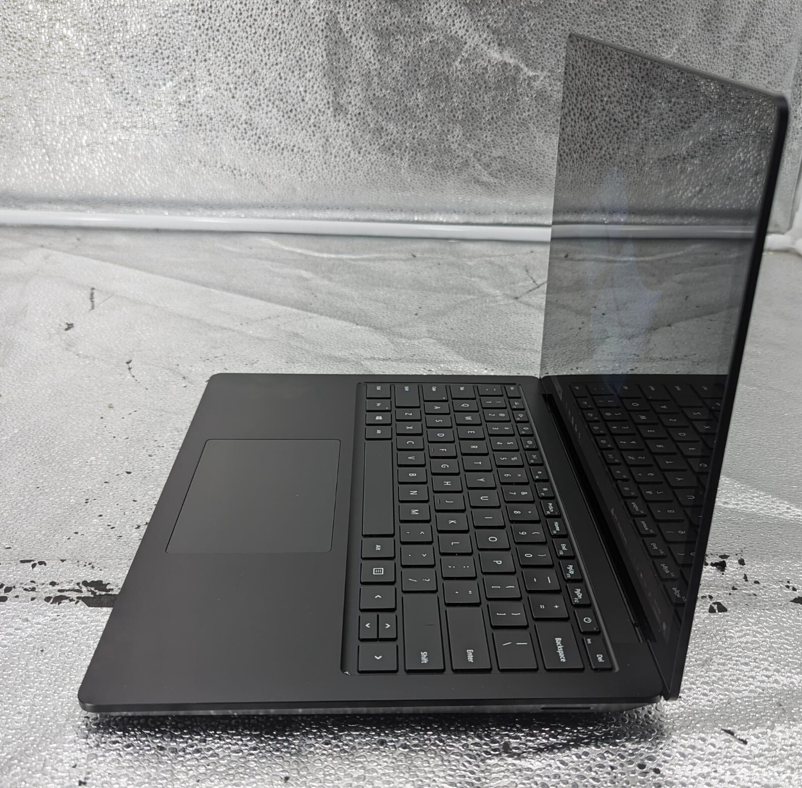 Microsoft Surface Laptop 3 13.5″ 256GB 8G, Intel Core i5-1035G7 – 1.20 GHz,