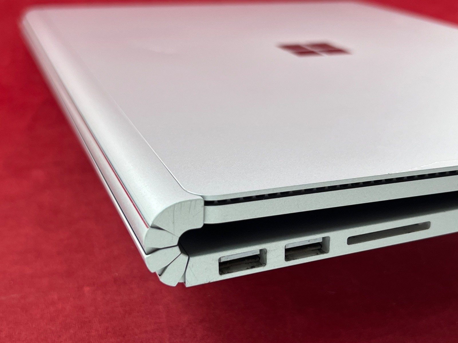 13.5″ MICROSOFT SURFACE BOOK 2 – 3K DISPLAY 256GB INTEL i5-8350U WIN11 PRO + PEN