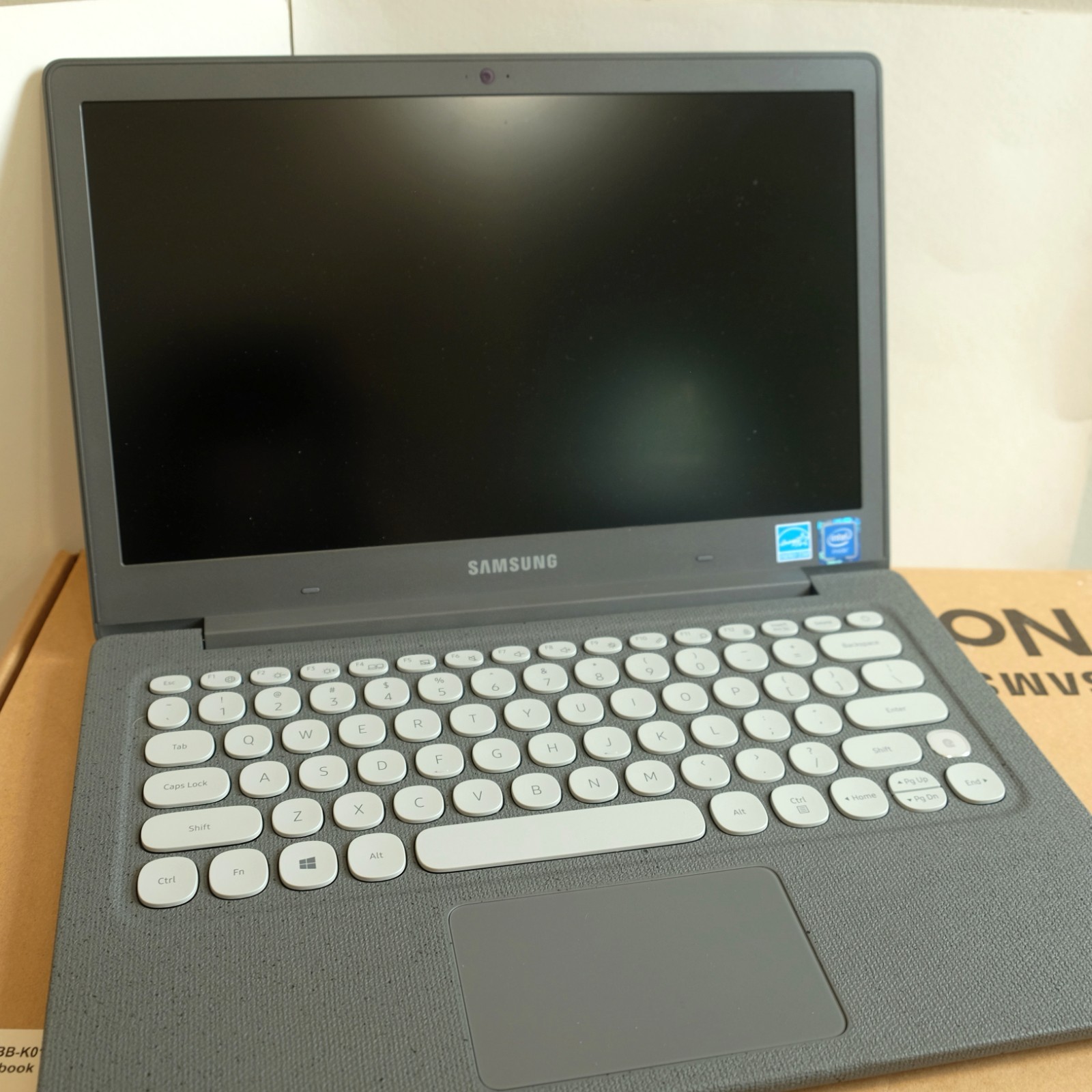 Samsung Notebook Flash 13.3″ Laptop 4GB Intel N4000 Windows 10 Intel – NP530XBB