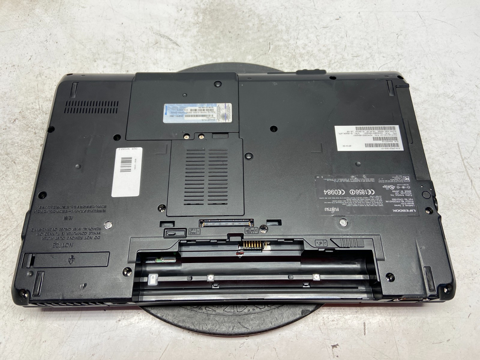 Fujitsu LifeBook E751 Intel i5-2520M 2.5GHz 4 GB NO HDD