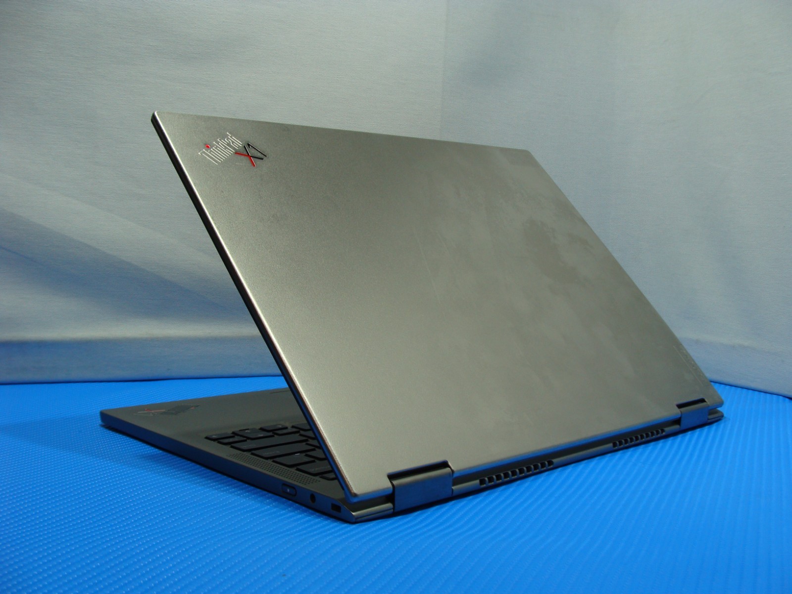 Lenovo ThinkPad X1 Titanium Gen 1 13.5″QHD 2-in-1 i7-1180G7 1.3GHz 16GB 1TB 96%
