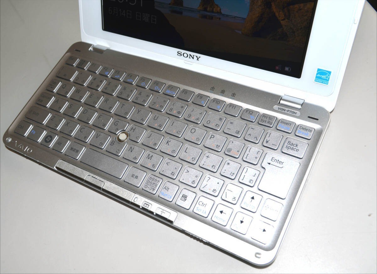 SONY VAIO Type P VGN-P70H White Intel Atom Z520 RAM 2GB AC100V Japan