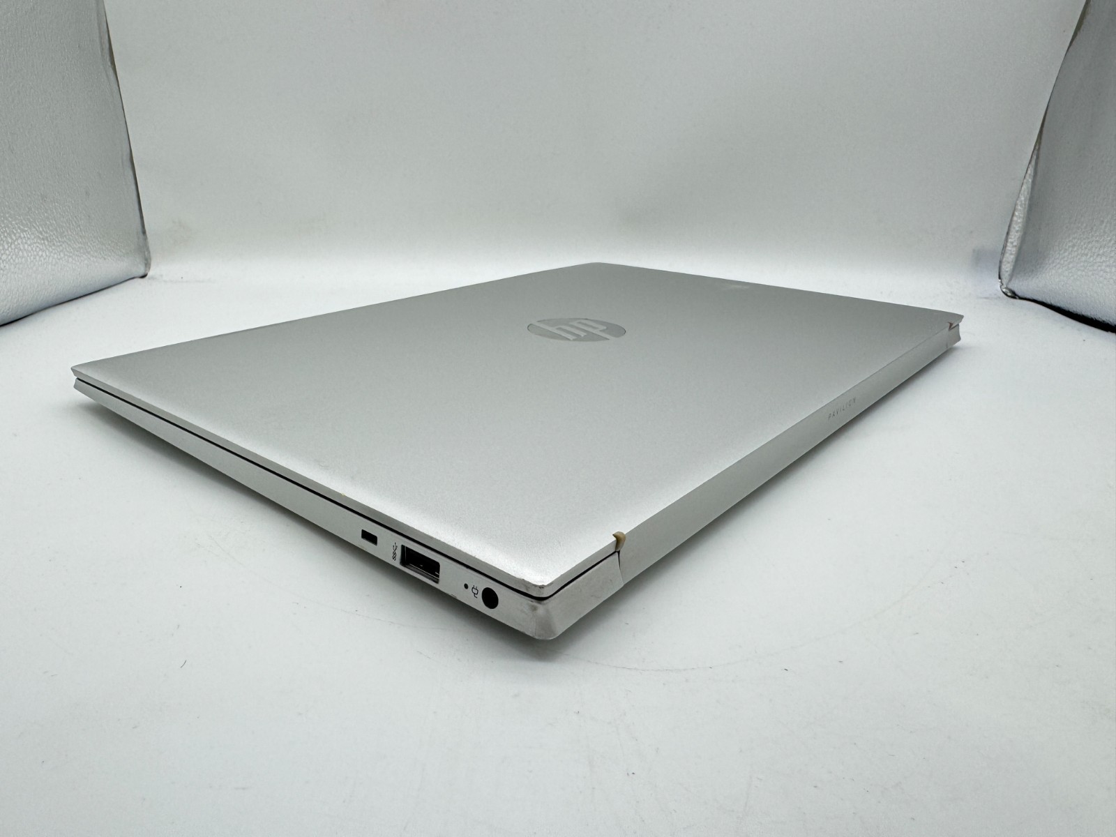 HP Pavilion 15-eg0025nr 15.6″ Laptop intel i7-1165G7 2.80GHz 16GB RAM 512GB SSD