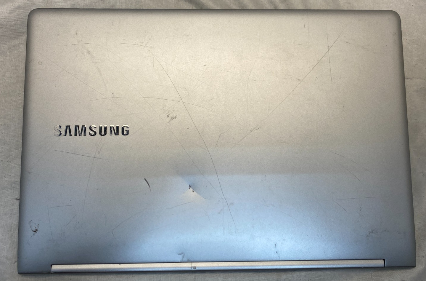 Samsung NP900X5L, Intel(R) Core(TM) i7-6500U CPU 2.50GHz 8gb RAM NO HARDRIVE