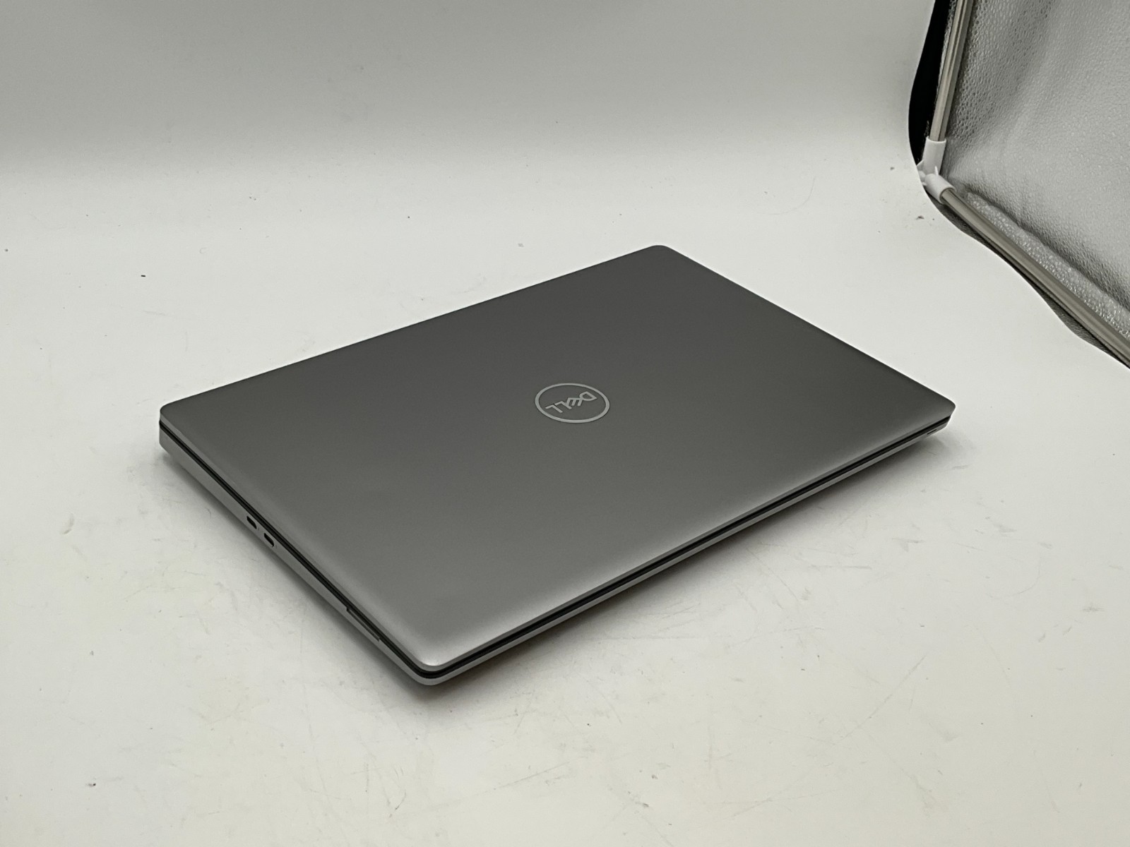 DELL Precision 7560 i7-11850H 2.50g 32GB 1tb T1200 15.6″ WIN11 Laptop 1S3S2J3