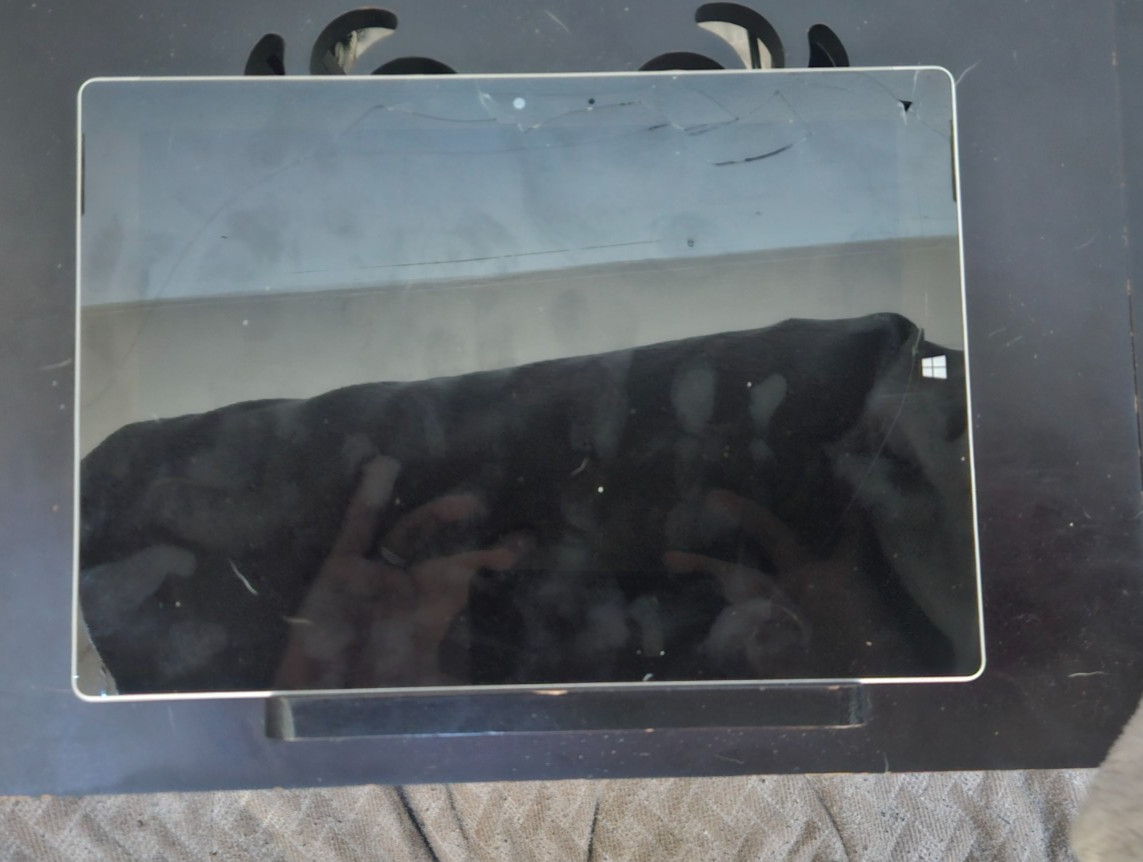 Microsoft Surface 3 (Model 1645) 128GB 4GB RAM — FOR PARTS / REPAIR — Cracked Sc