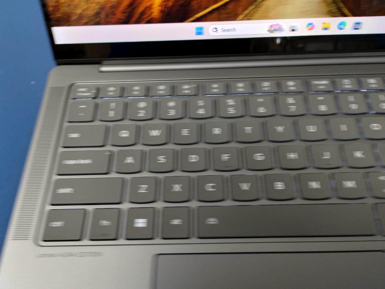 Lenovo Slim 7 14ILL10, Intel Core Ultra 7 258V, 2.20 GHz, 32 GB RAM, 1 TB NVMe