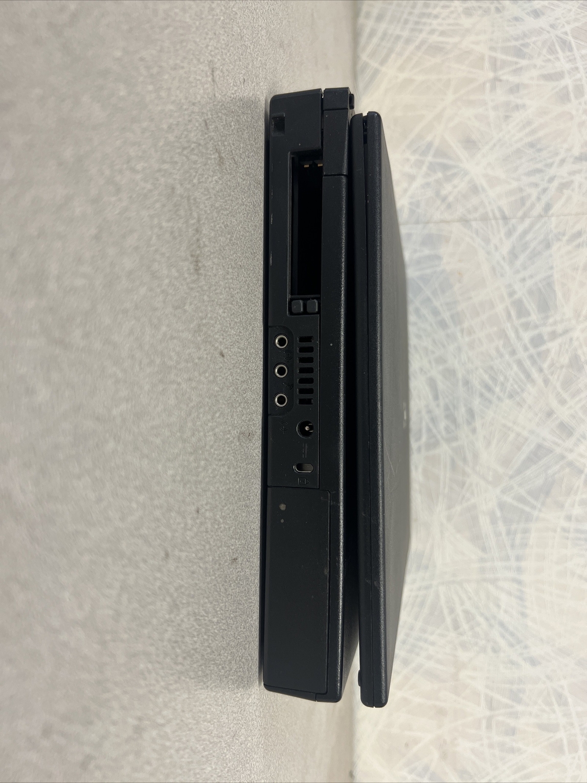 Dell Inspiron 3000 Laptop – Pentium – 256MB RAM – NO HDD – BAD BATT – READ