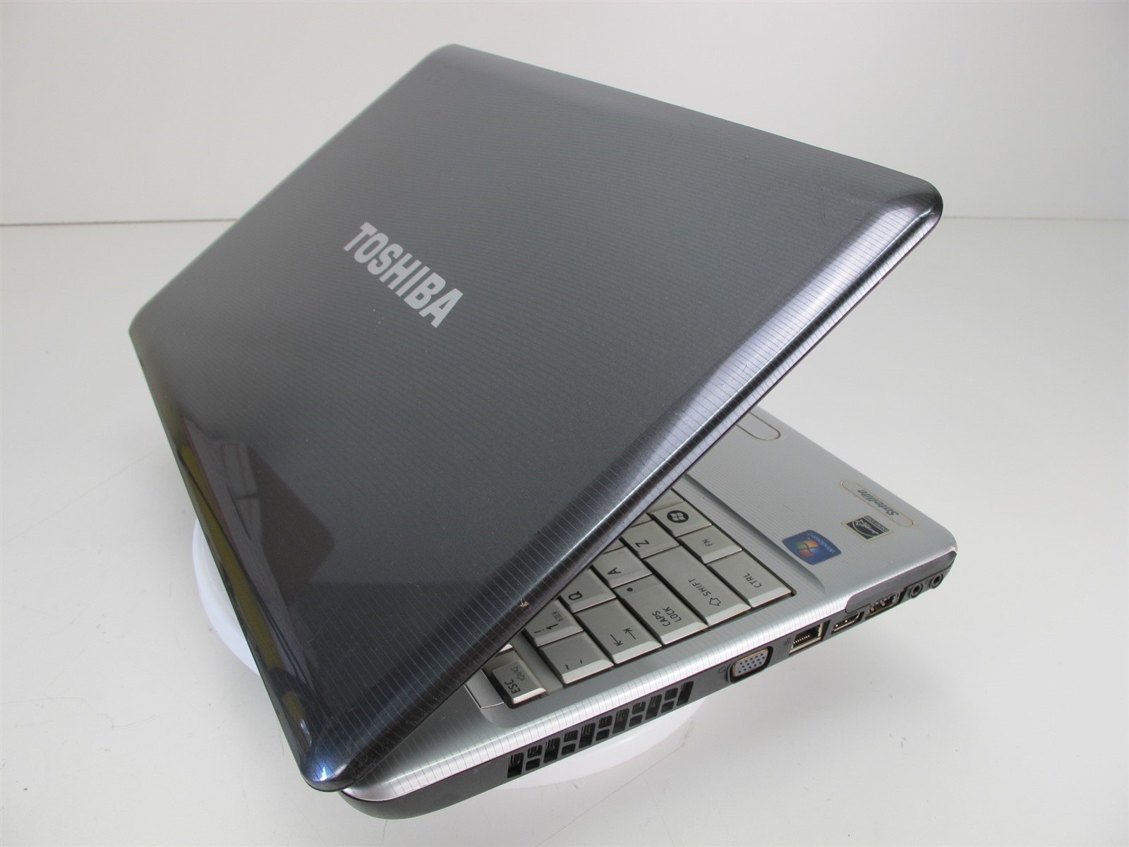 Toshiba Satellite L505 Intel i3 M330 2.13GHz 2GB Ram