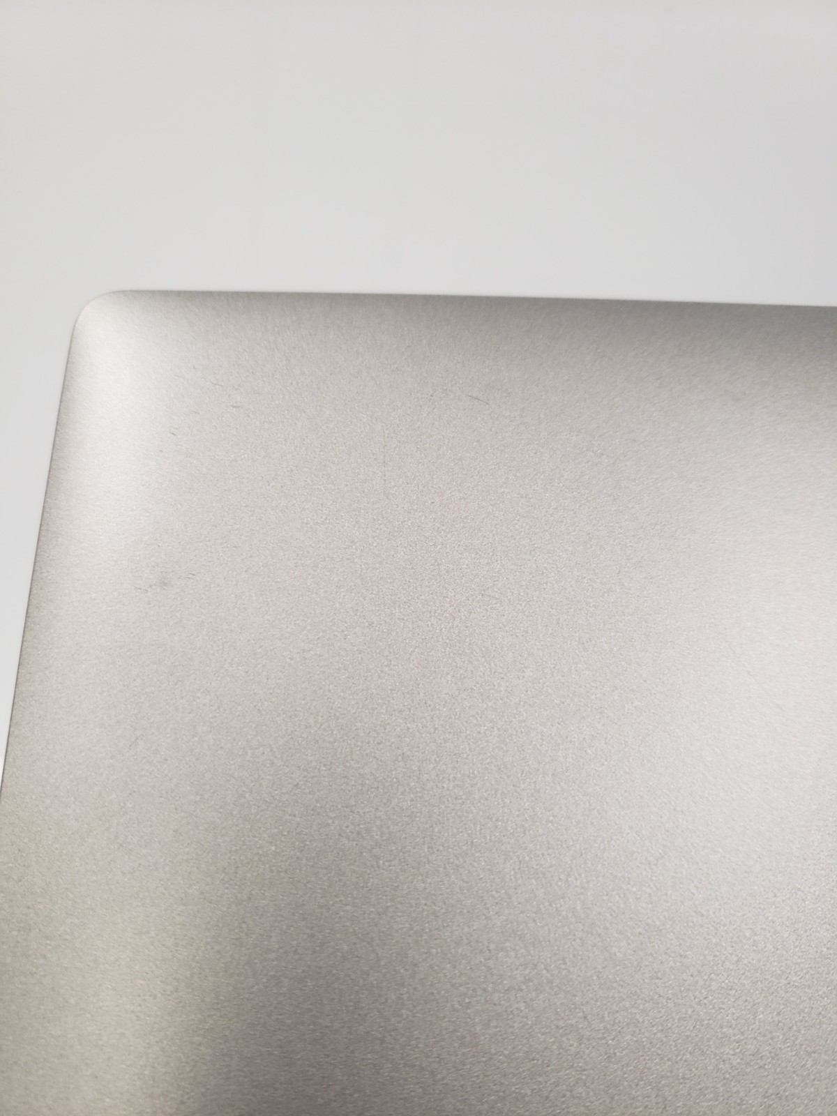 (83131-1) Dell P165G Laptop