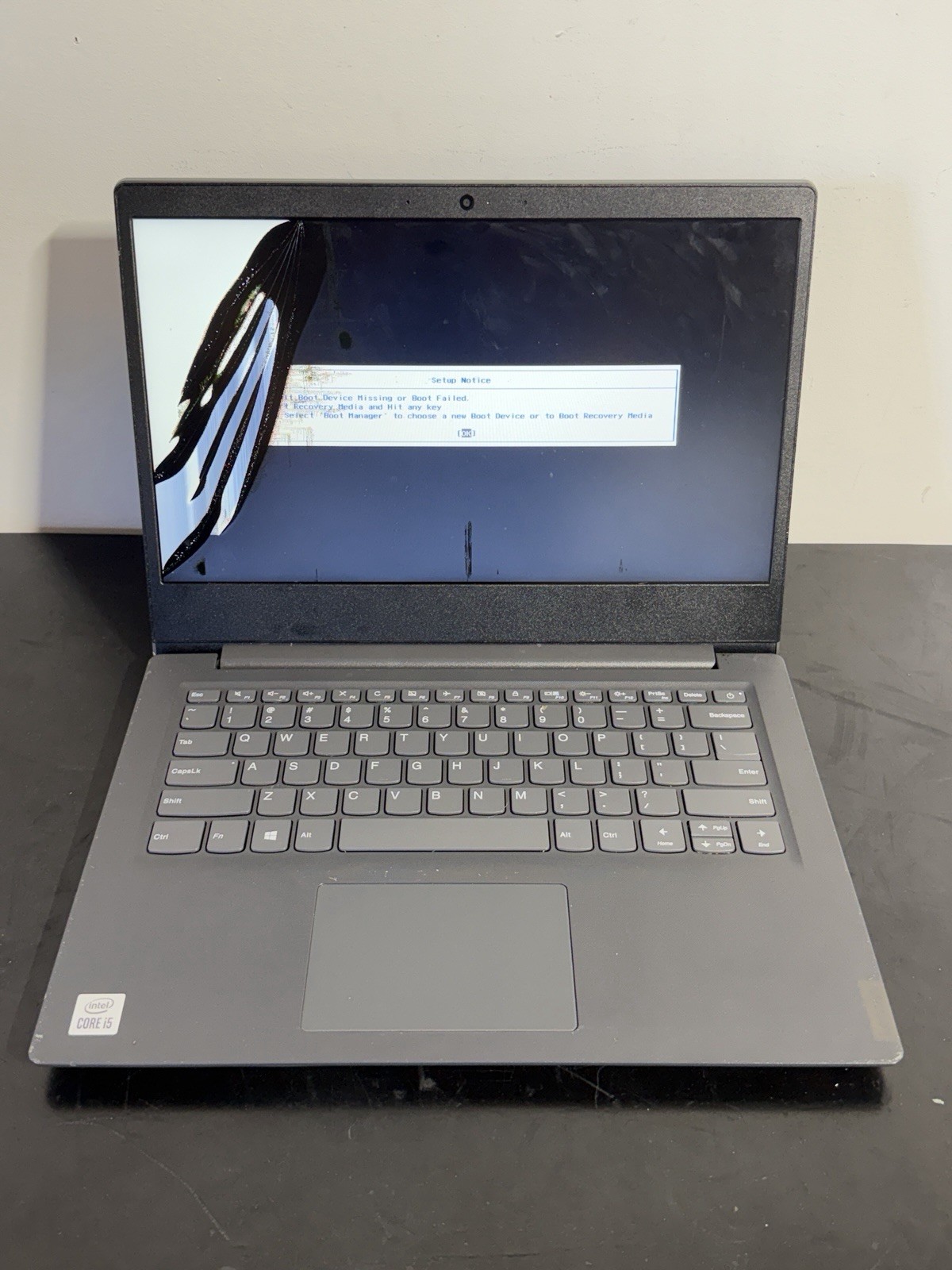 Lenovo V14-IIL i5-1035G1 1.0GHz CRACKED SCREEN NO RAM NO DRIVE / OS PARTS REPAIR