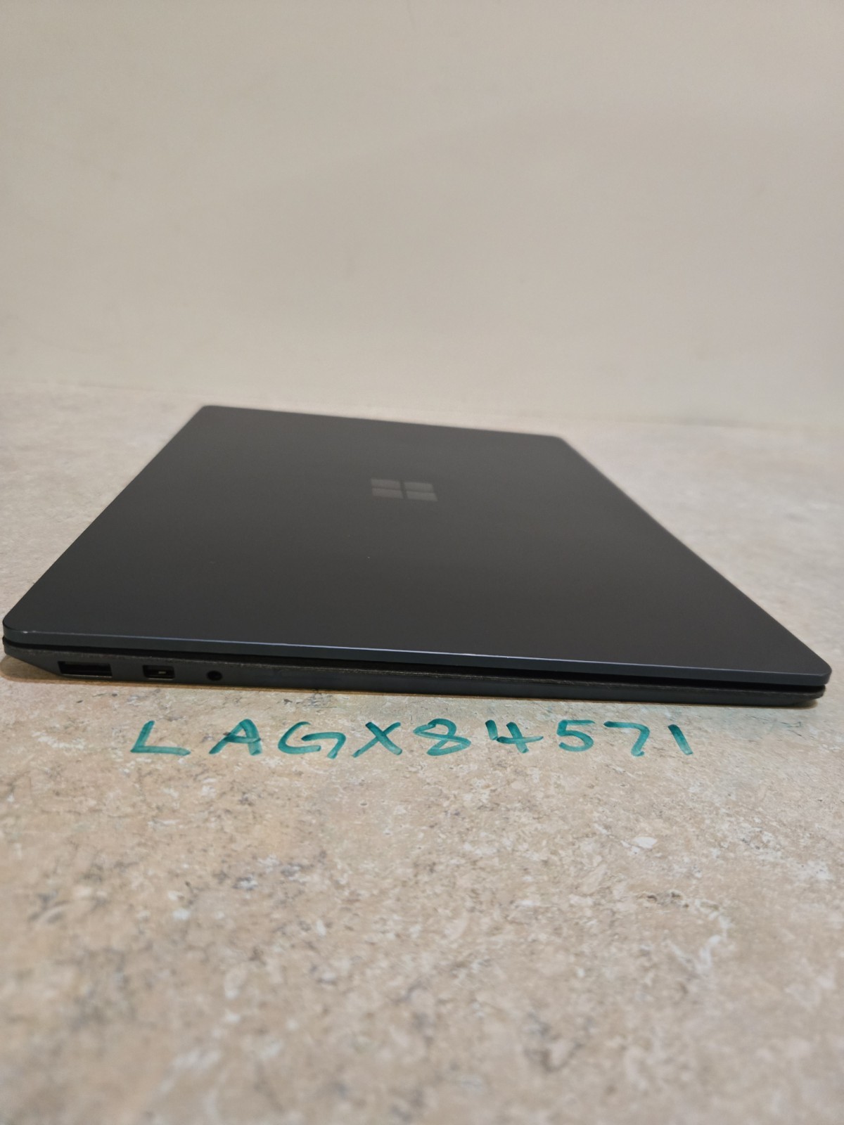 Microsoft Surface Laptop 2 -13.5″ Touch Screen-256GB SSD – intel i5 – Model 1769