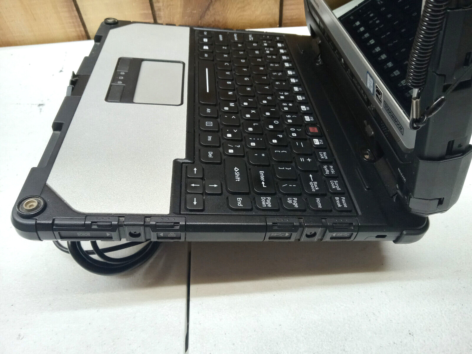 PANASONIC TOUGHBOOK CF-33 , i5-7300, 1TB, 16GB RAM, 2-HD BATTS 4G & GPS