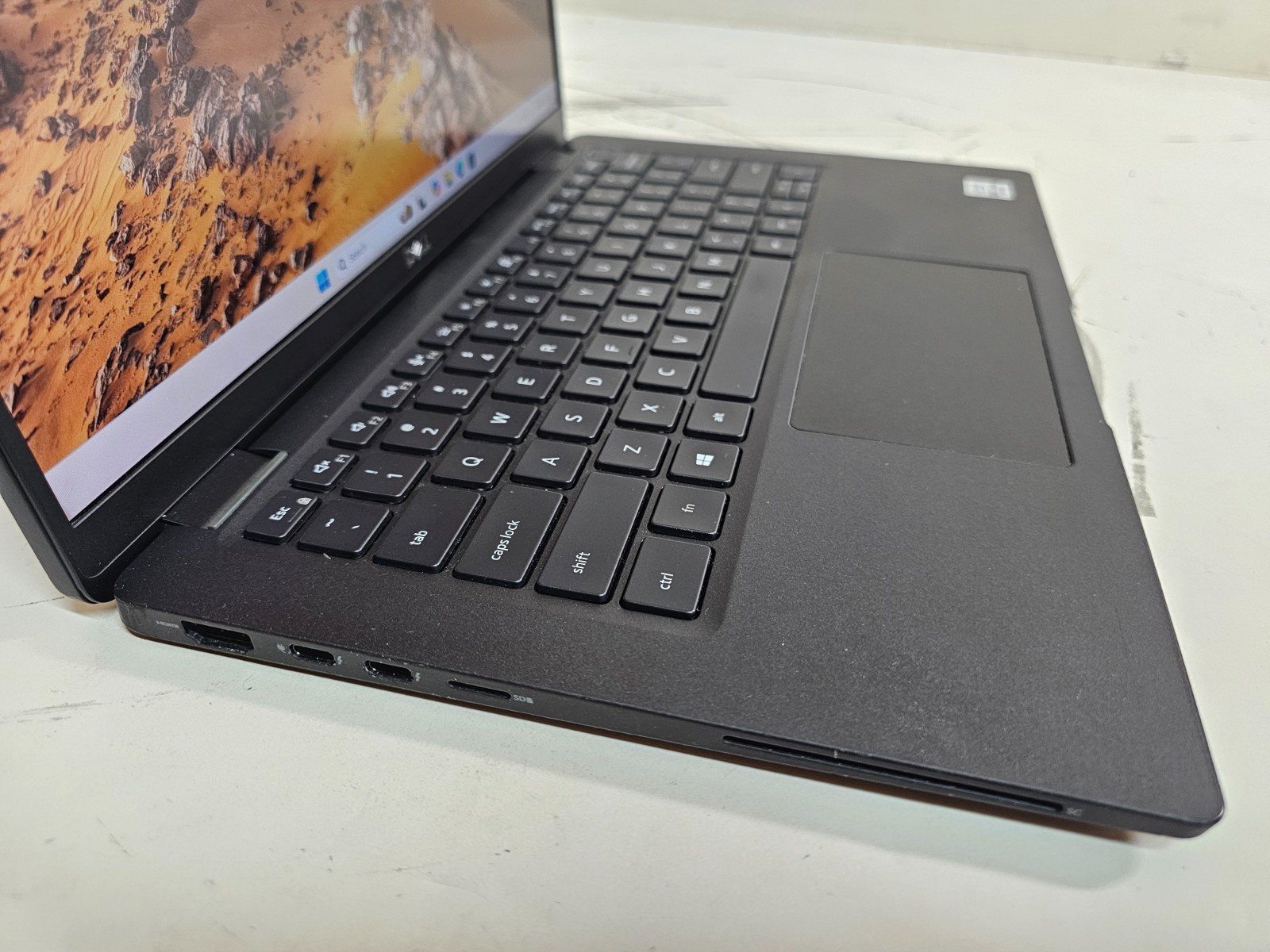 Dell Latitude 7410 Laptop – 1.8 GHz i7-10610U 16GB 512GB SSD Wi-Fi Webcam 14″