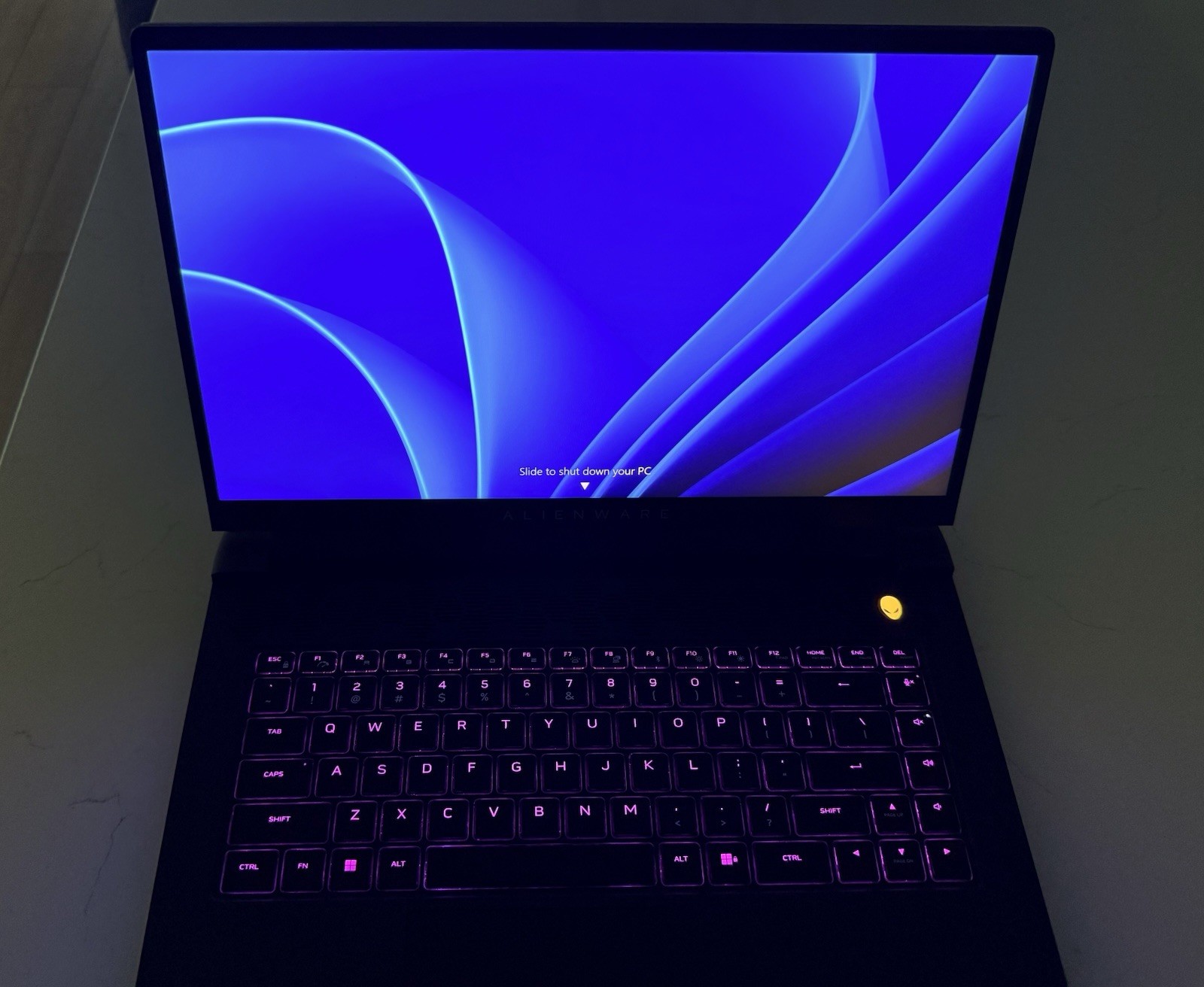 Alienware Gaming Laptop M15 R7 15.6″ QHD, i7-12700H, RTX 3060, 240Hz, 16GB RAM