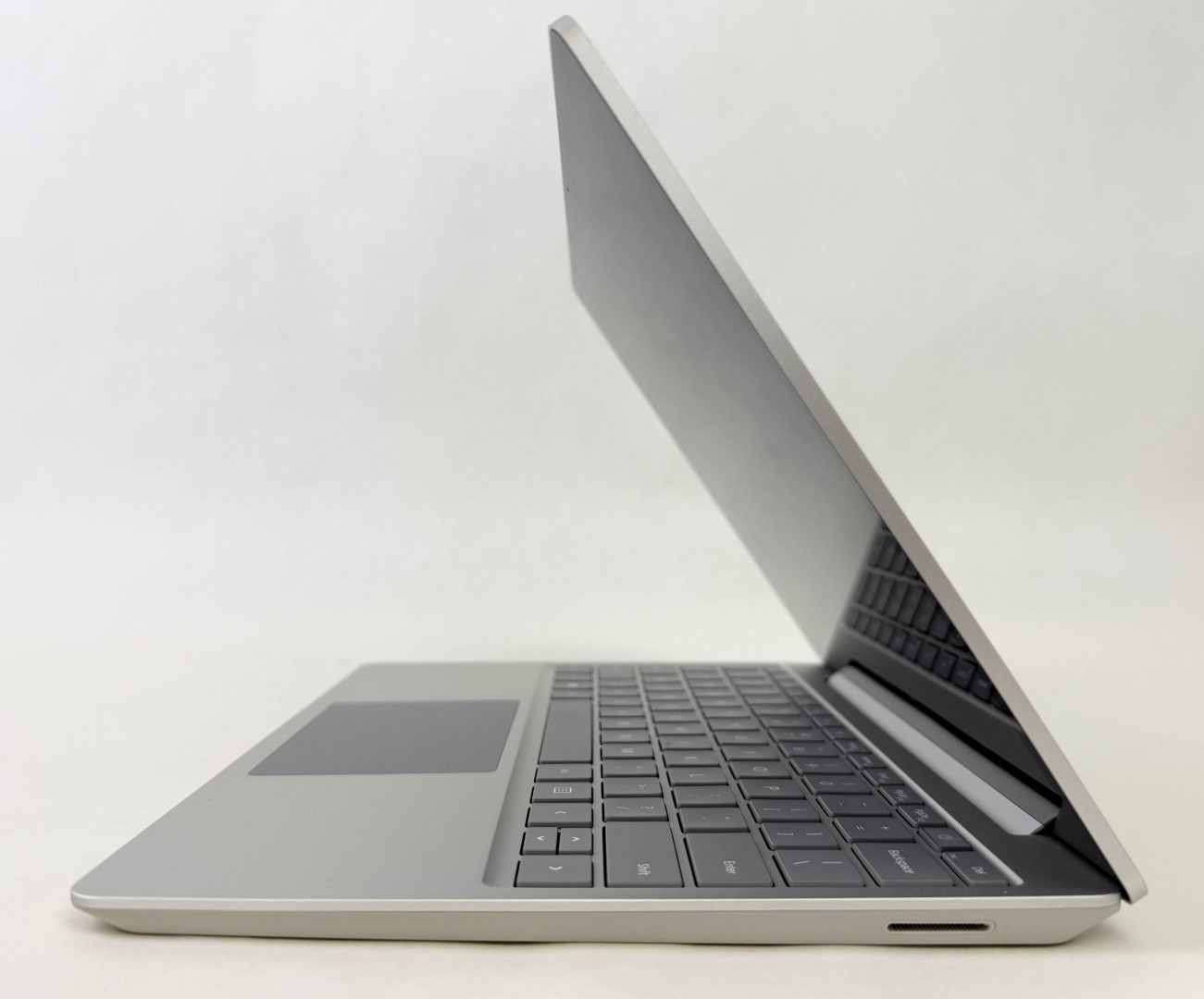 Microsoft Surface Laptop Go 1943 12.4″ Touch i5-1035G1 8GB 128GB W11H – Read