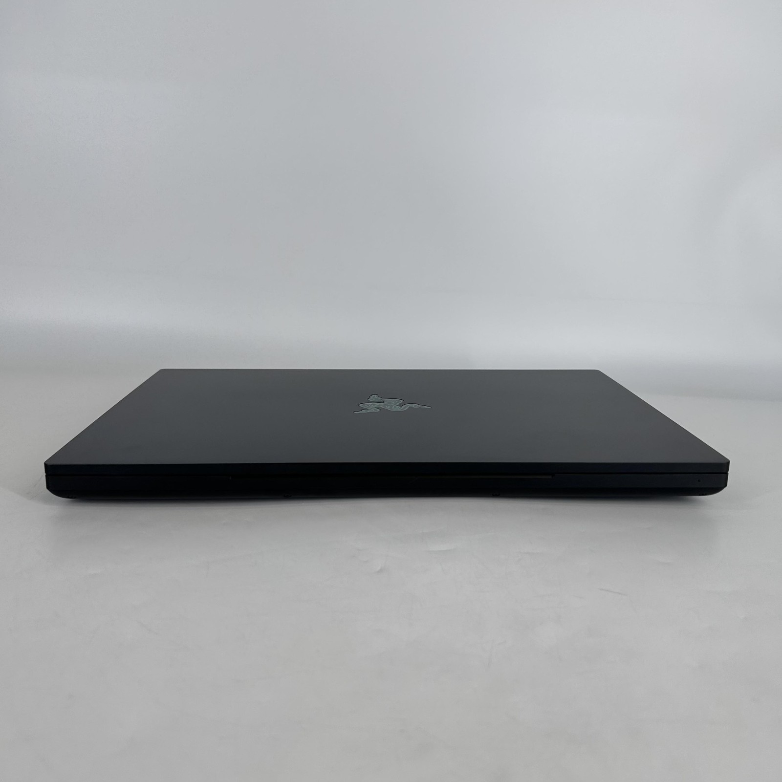 Razer Blade 16 Black 120Hz UHD+ 2.2 GHz i9-14900HX 96GB 4TB/4TB NVIDIA RTX 4090