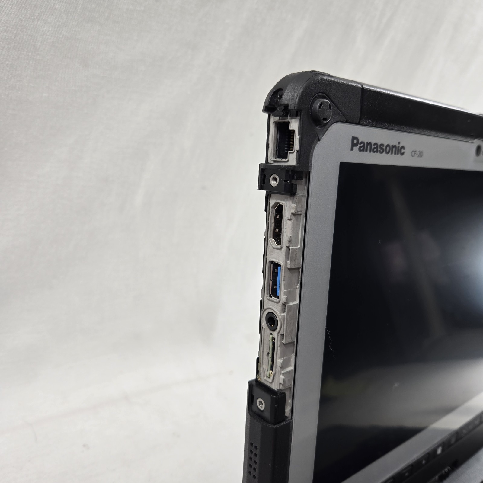 Panasonic Toughbook CF-20 10.1″ i5-7Y57 1.20GHz 256GB SSD 8GB 4G | Grade B-