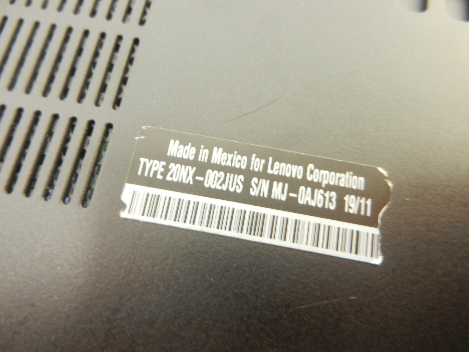 Lenovo ThinkPad T490s 14″ Core i7-8565U @ 1.8GHz / 8GB RAM / NO HDD / NO SCREEN